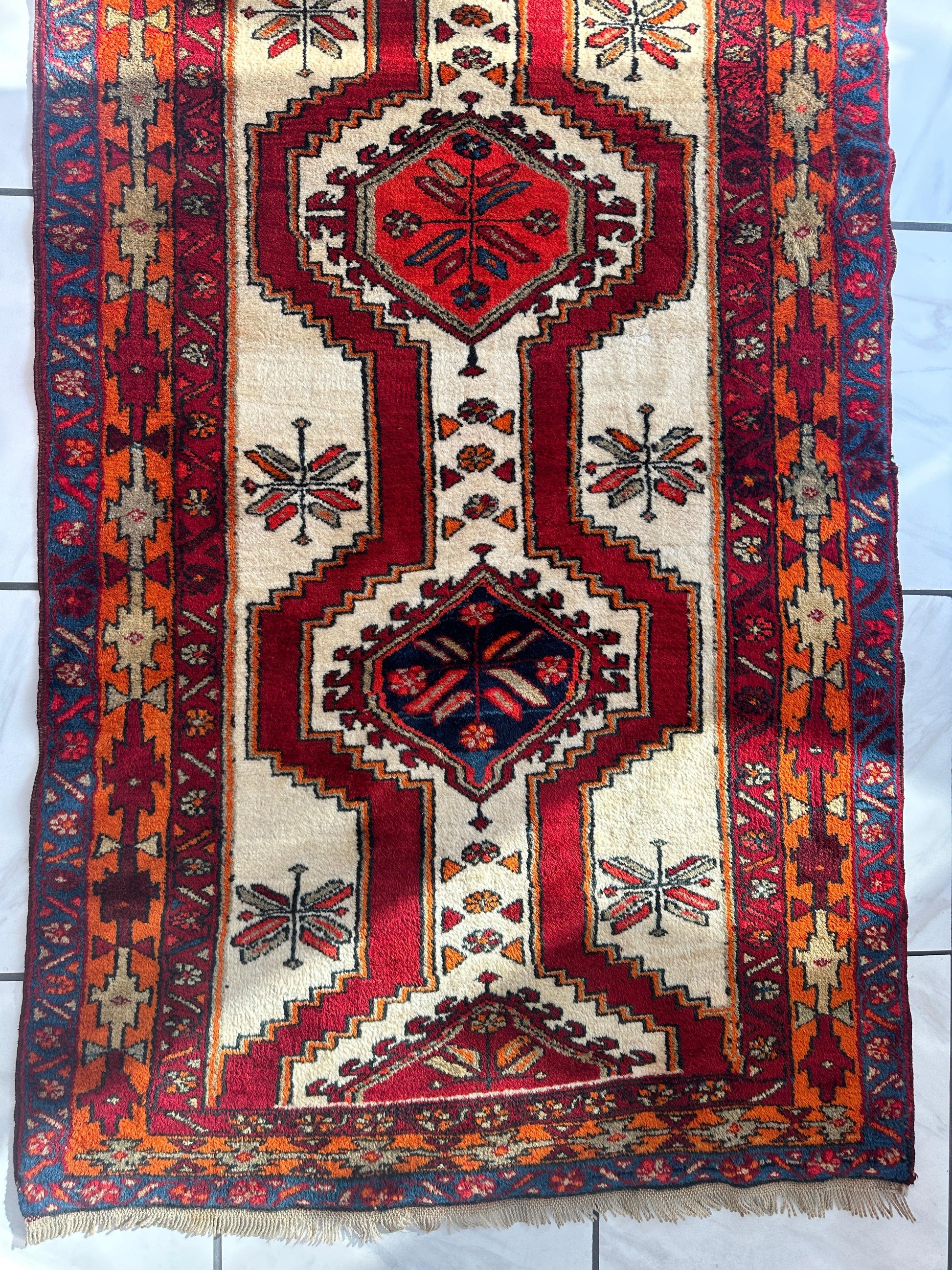 Persian Meshgi Wool Runner 3’6” x 9’10” - Nuvé