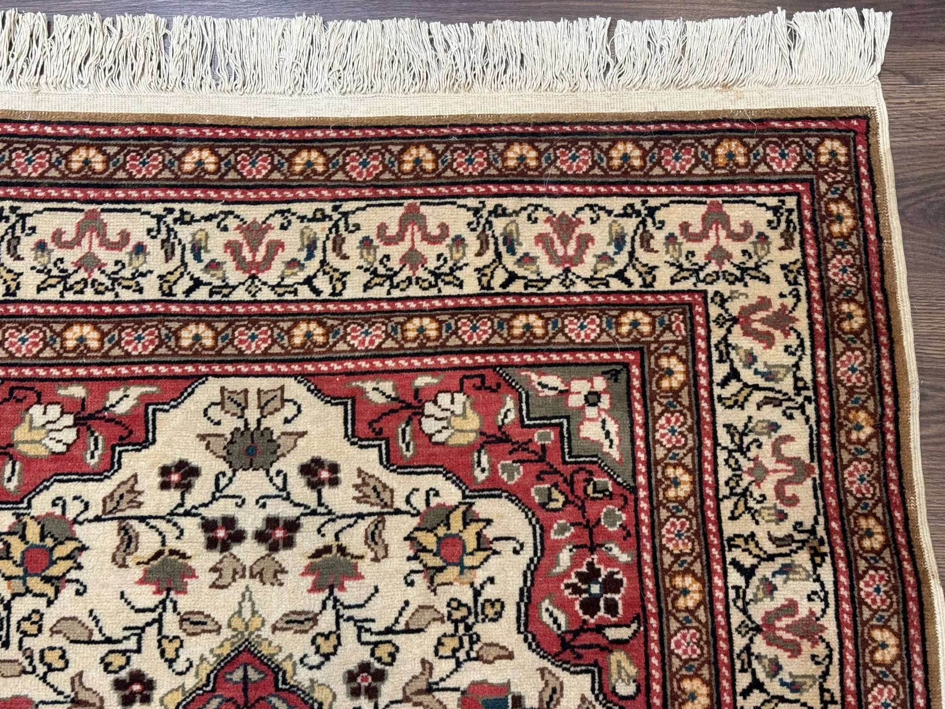 Turkish Sivas Rug 4x6, Floral Medallion, Beige Pink-Red Green, Handmade - Nuvé
