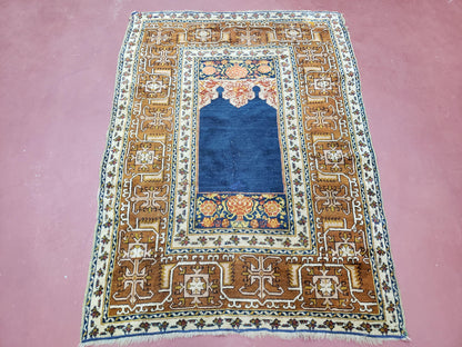 Antique Turkish Anatolian Ghiordes Prayer Rug, Twin Mihrabs, Rare Collectible Oriental Rug, Early 20th Century Prayer Rug, 3'9" x 5'2" - Nuvé