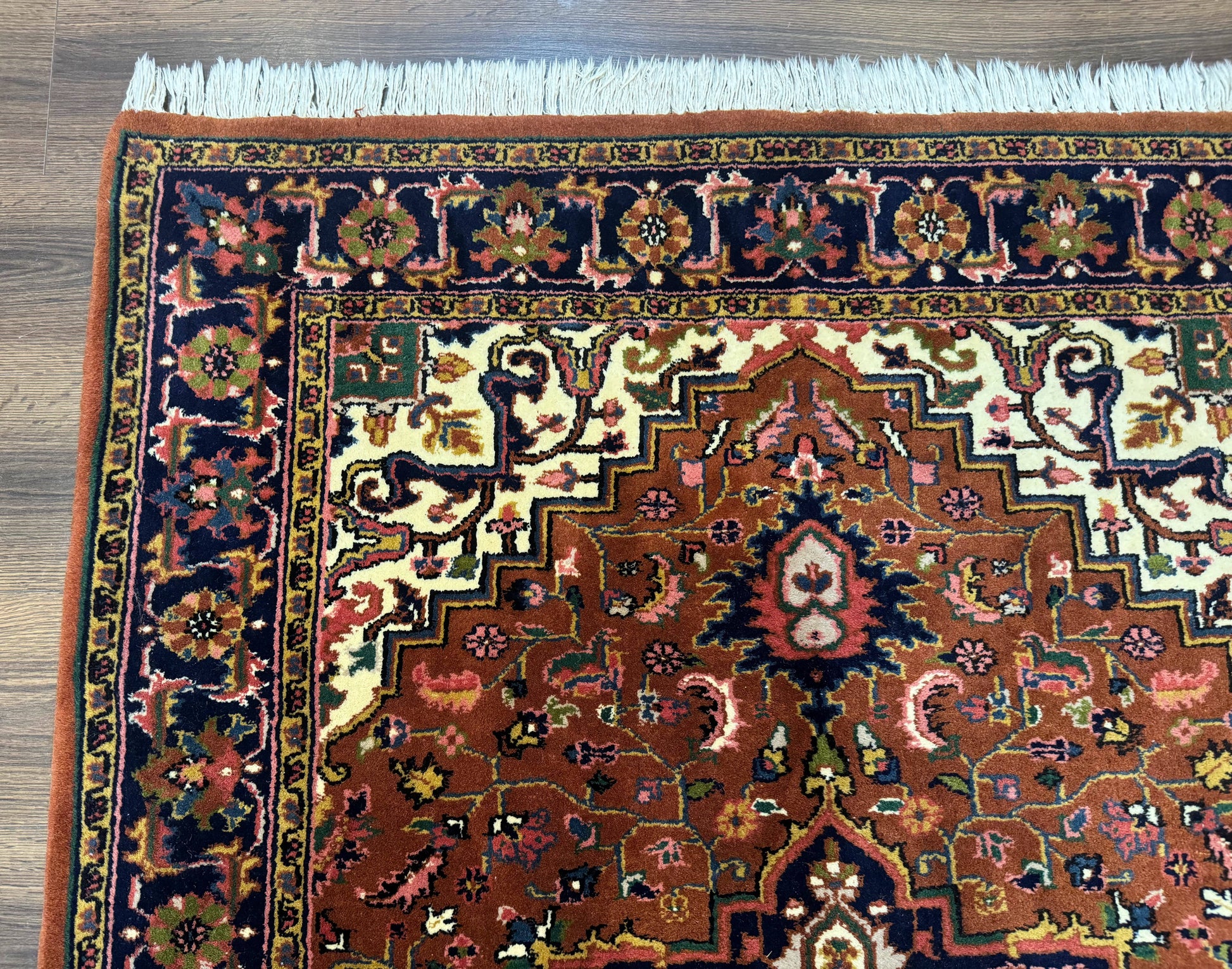 Indo Persian Heriz Rug 4x6, Rust Red Navy Blue and Cream - Nuvé