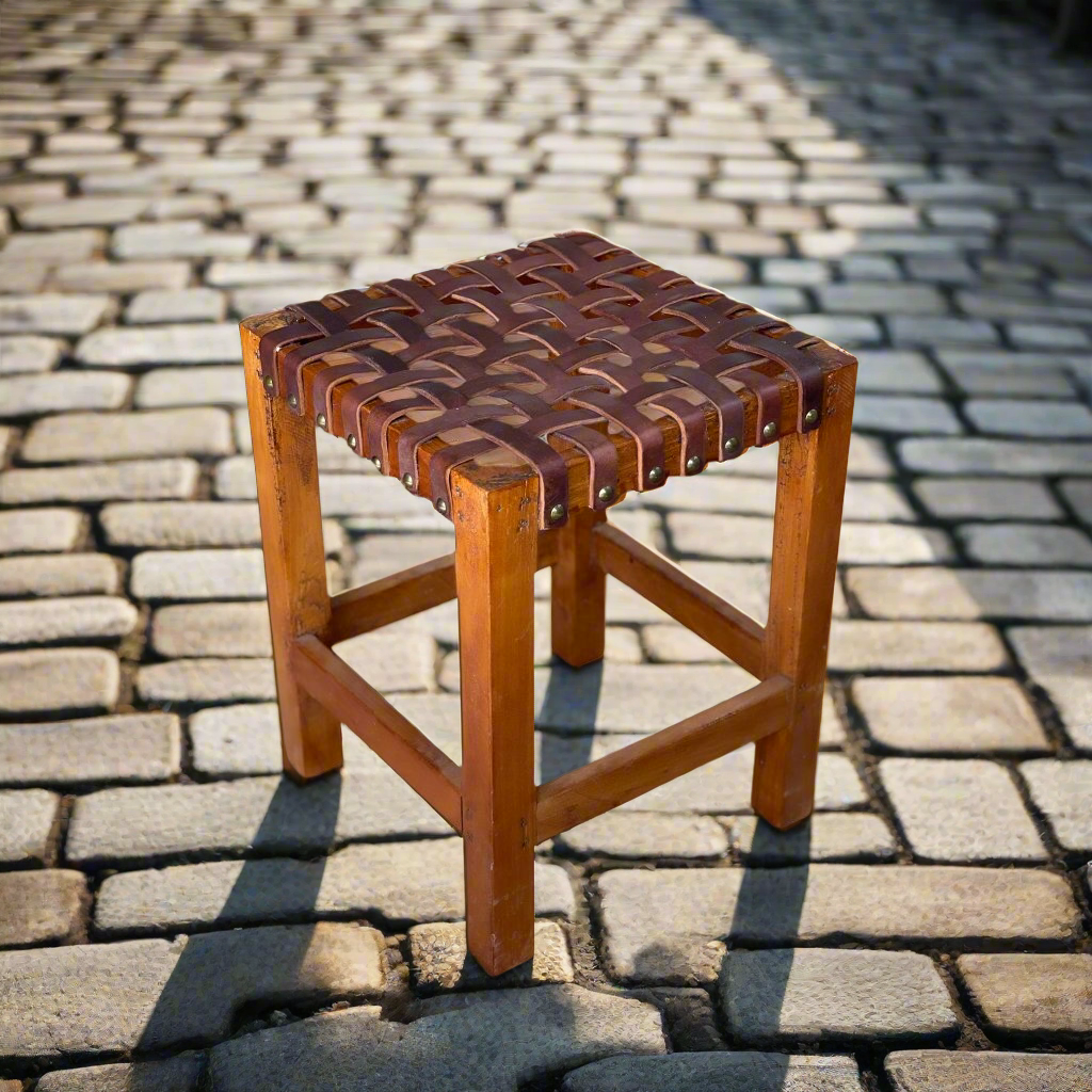 Escabel | Leather Woven Stool - Nuvé