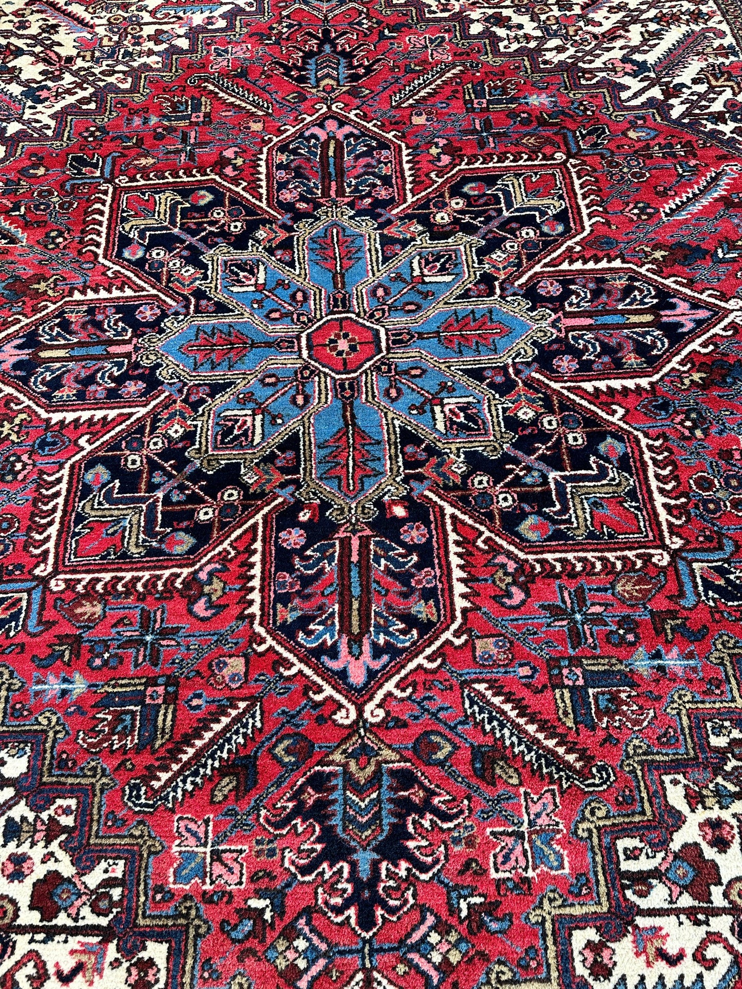 Hand-Knotted Persian Heriz Wool Rug – 9’ x 12’ – Geometric Medallion Design - Nuvé