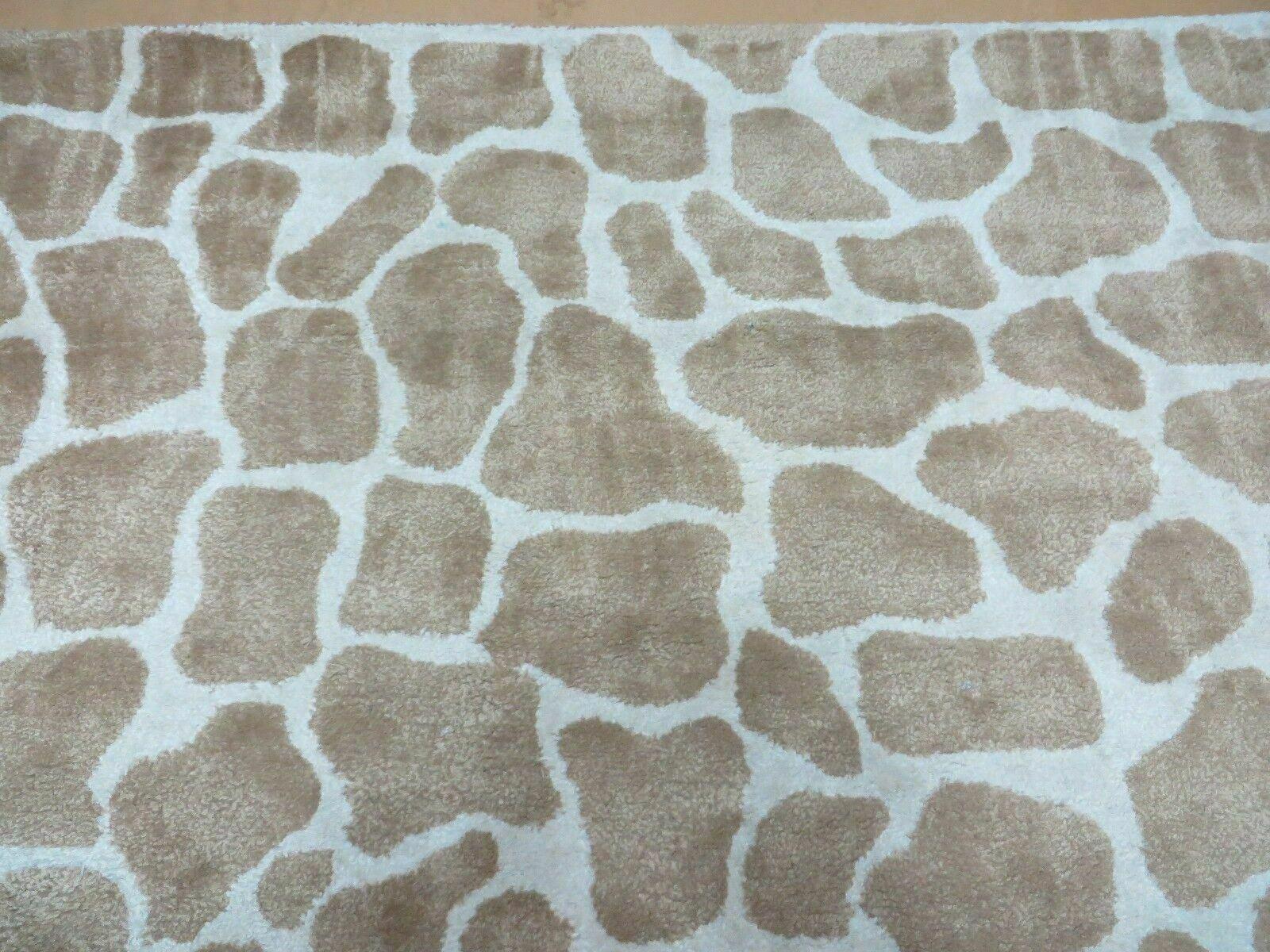 6x9 Safavieh Rug - Nuvé