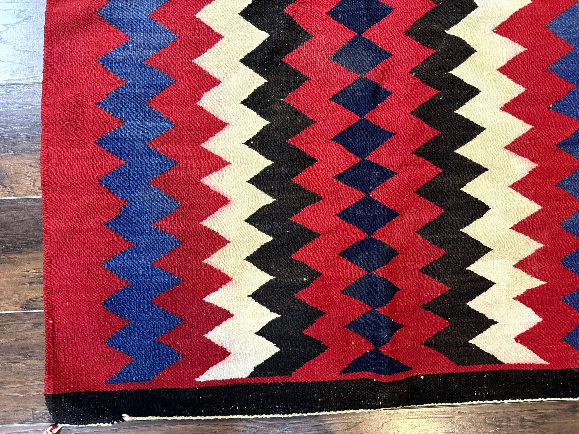 Antique Navajo Rug 3.7 x 2.8, Red Ivory Blue, Zig Zag Pattern, Handmade, Wool - Nuvé