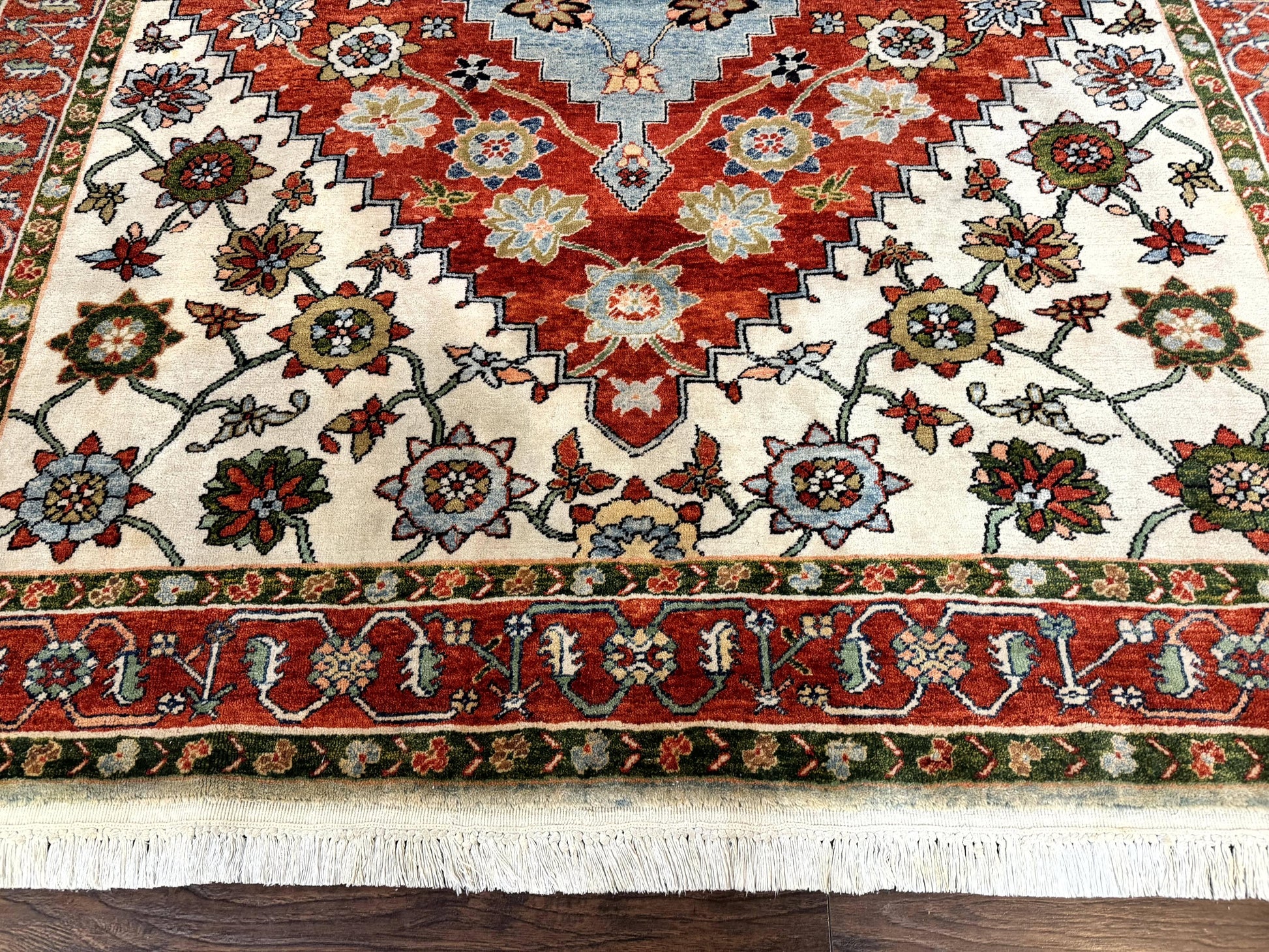 Indo Persian Heriz Rug 7x9, Geometric Pattern, Cream & Light Red, Handmade Vintage Wool Carpet - Nuvé