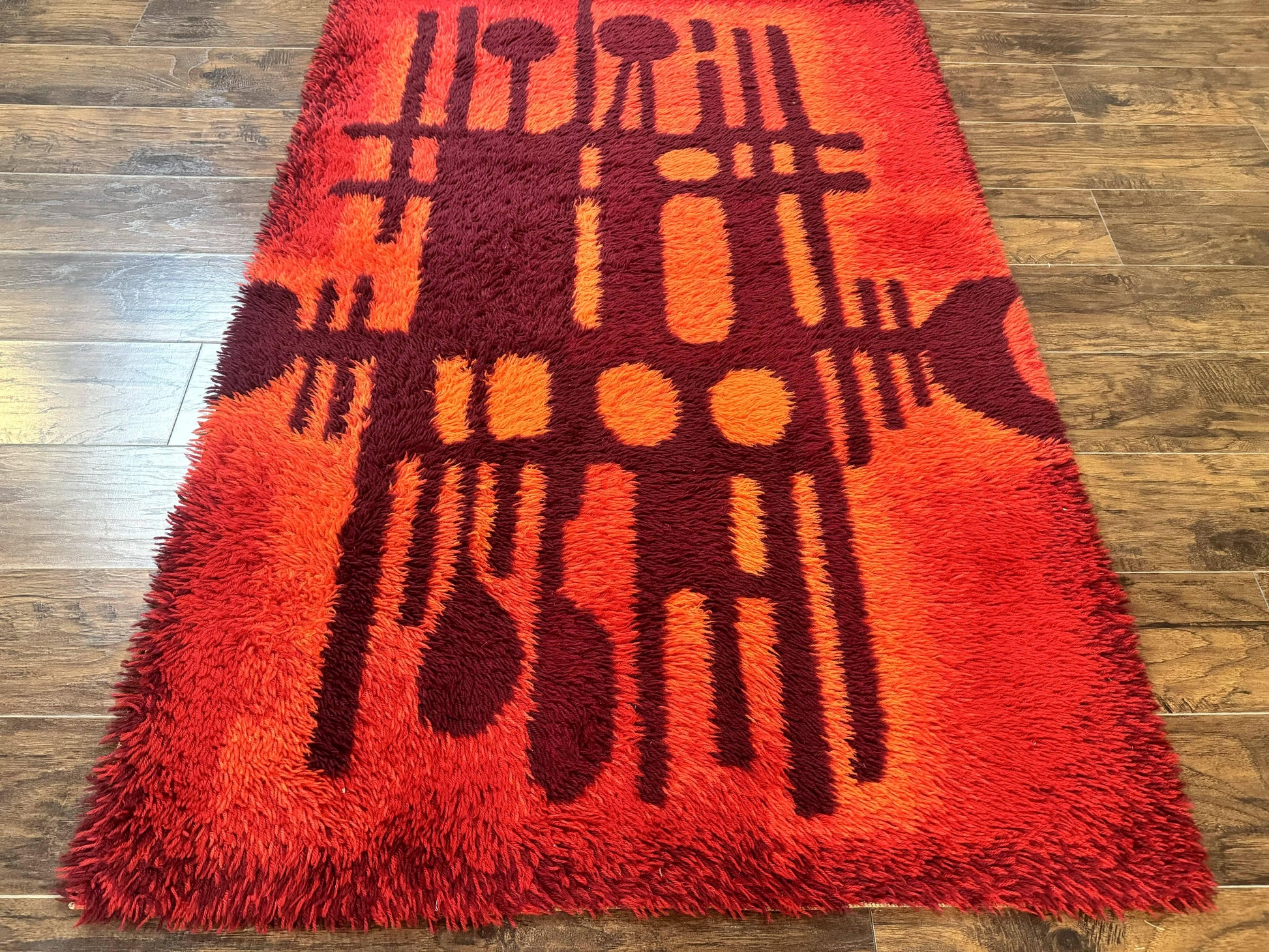 Danish Rya Shag Rug 4x6, Red Vintage Mid Century Retro Abstract Shag Rug - Nuvé