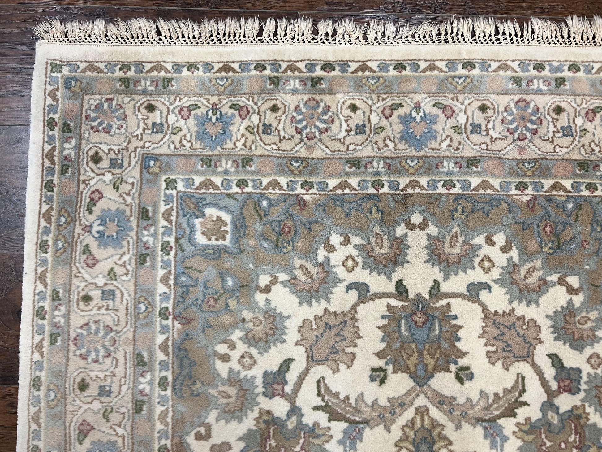 Indo Persian Rug 4x6, Floral Medallion, Beige, Handmade Wool Vintage Carpet 4 x 6 ft - Nuvé