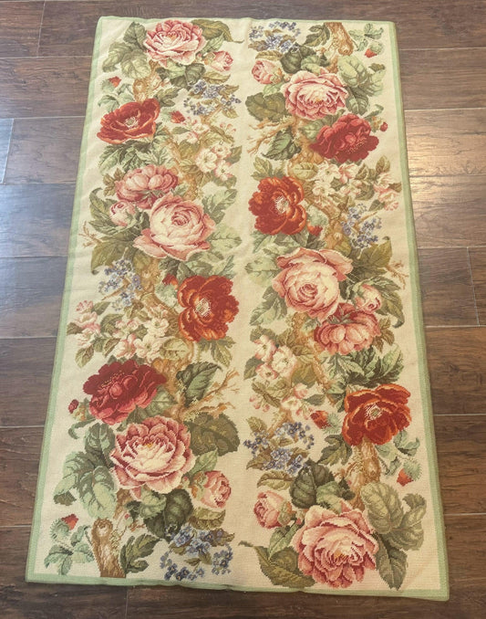 Small Needlepoint Rug 2.8 x 4.7, Floral, Vintage - Nuvé
