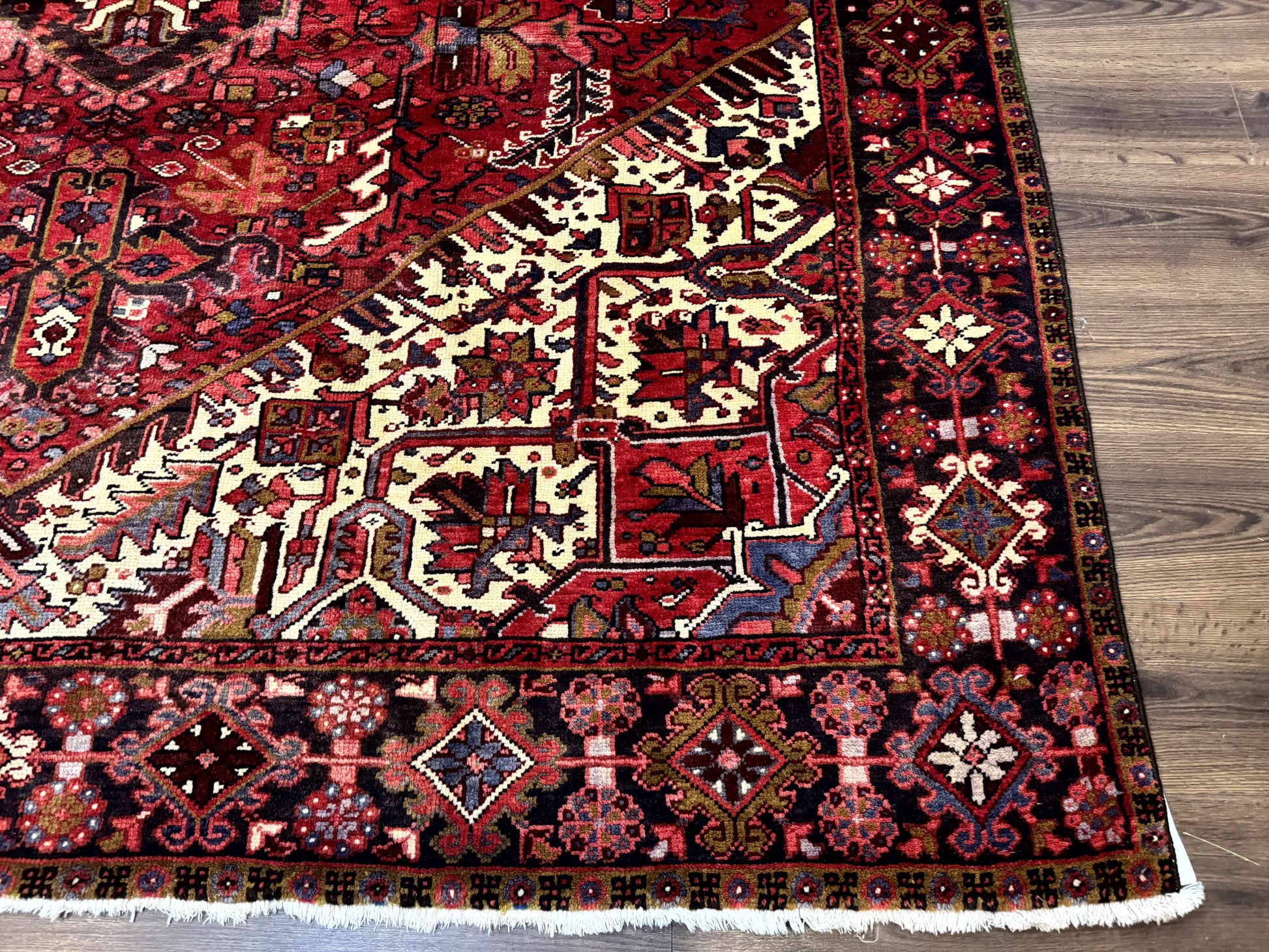 Persian Heriz Rug 8x11, Geometric Design, Red & Cream - Nuvé