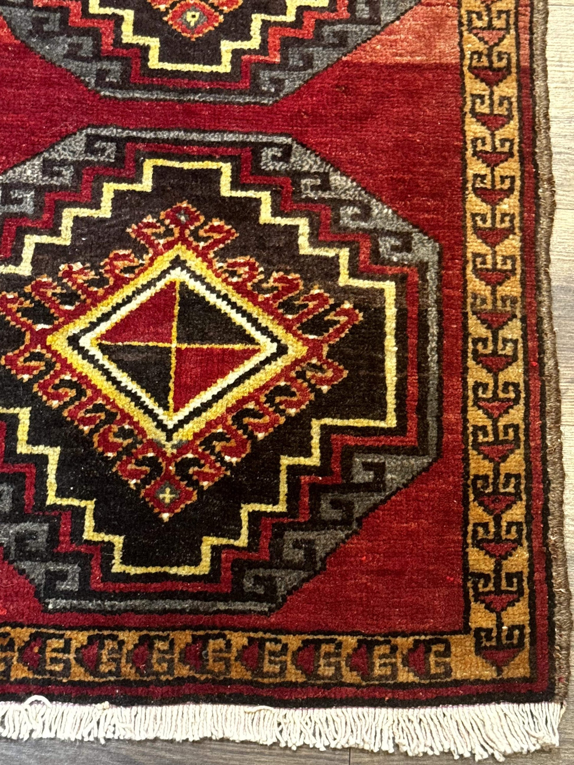 Small Antique Turkish Yastik Rug 2x3, Double Medallions, Geometric, Red, Wool - Nuvé