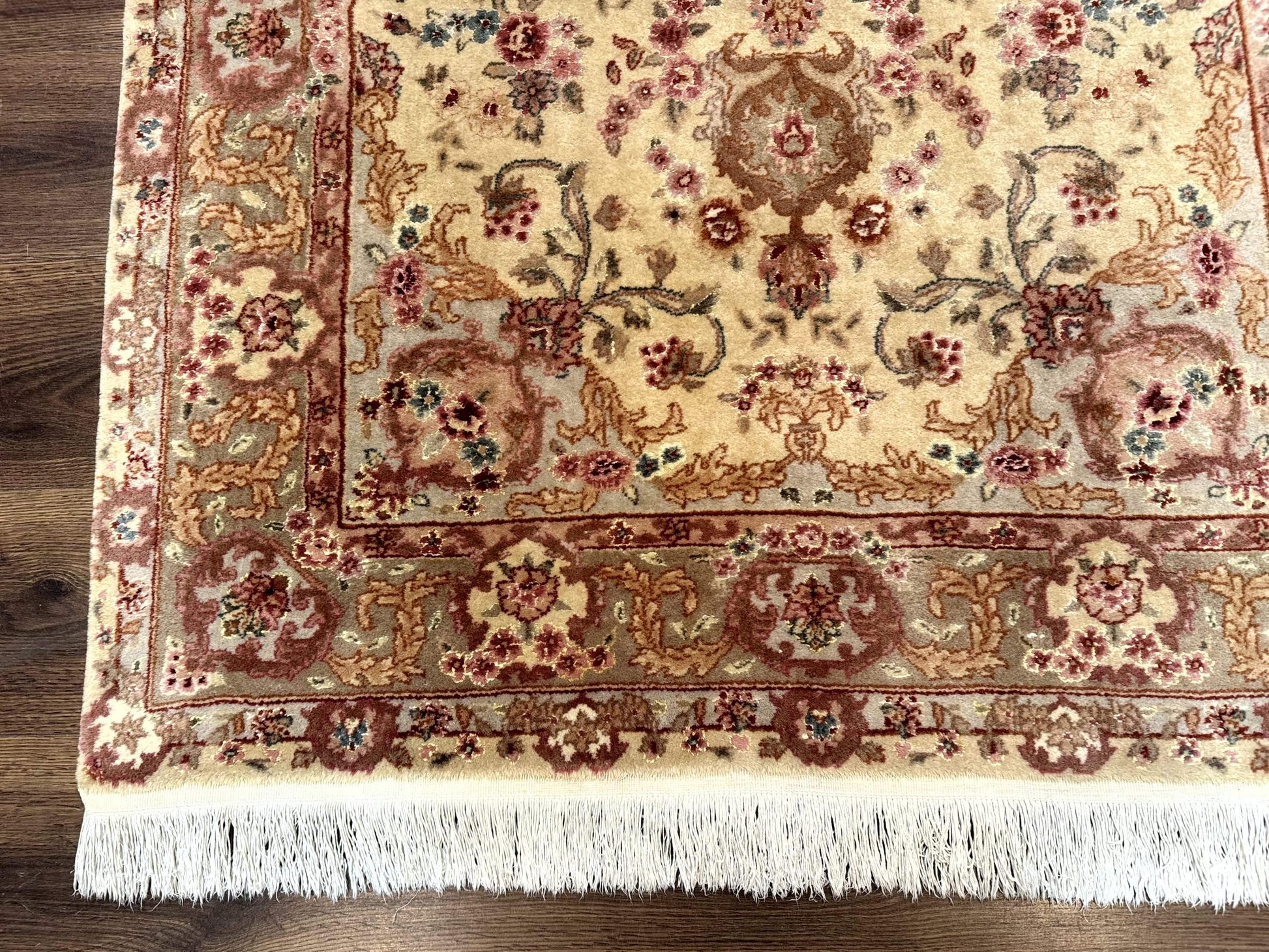 Sino Persian Rug 4x6, Wool and Silk Highlights, Fine 200 KPSI - Nuvé
