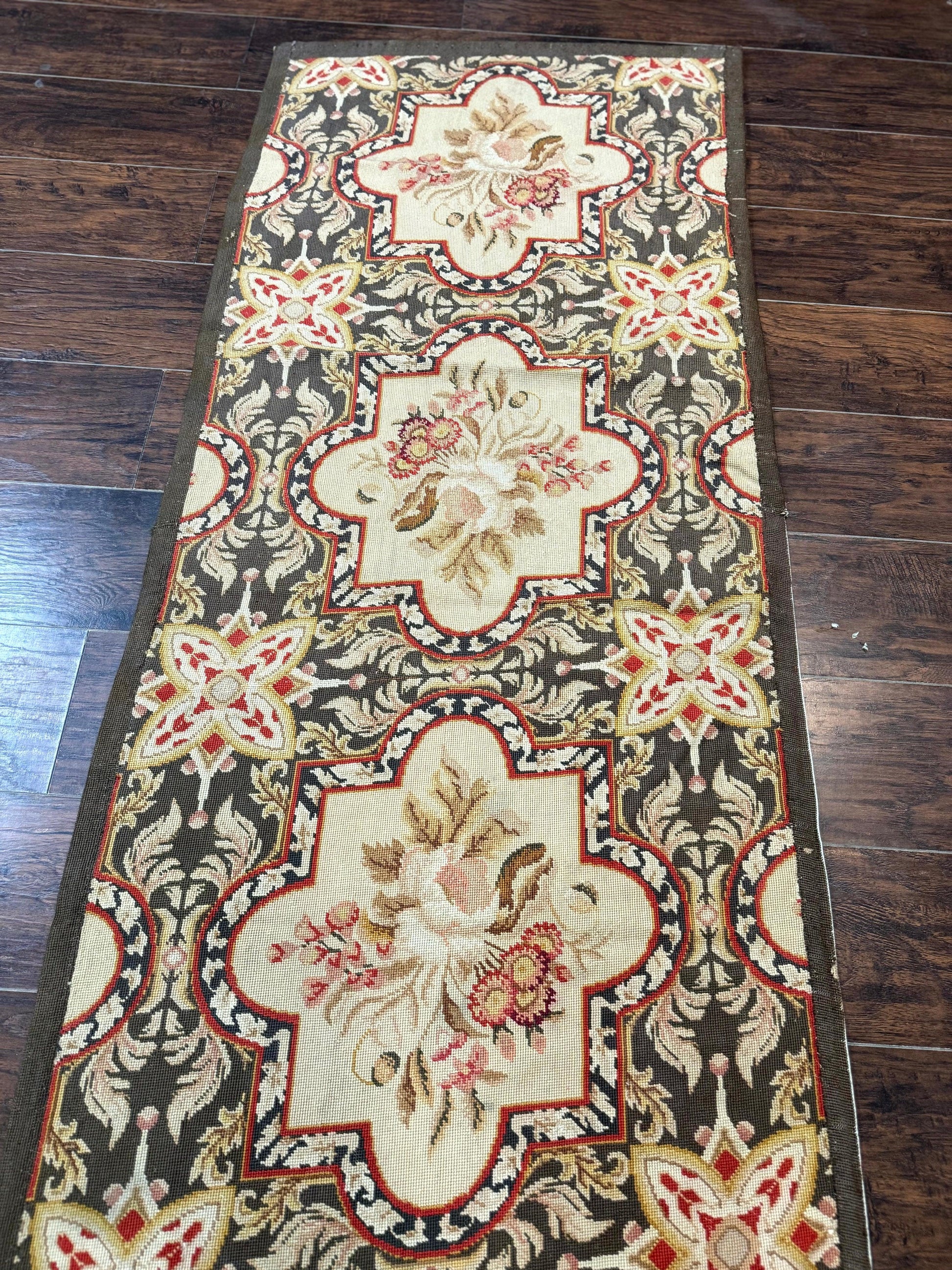 Needlepoint Runner Rug 2.7 x 9.7, European French Design, Wool, Handmade, Vintage - Nuvé