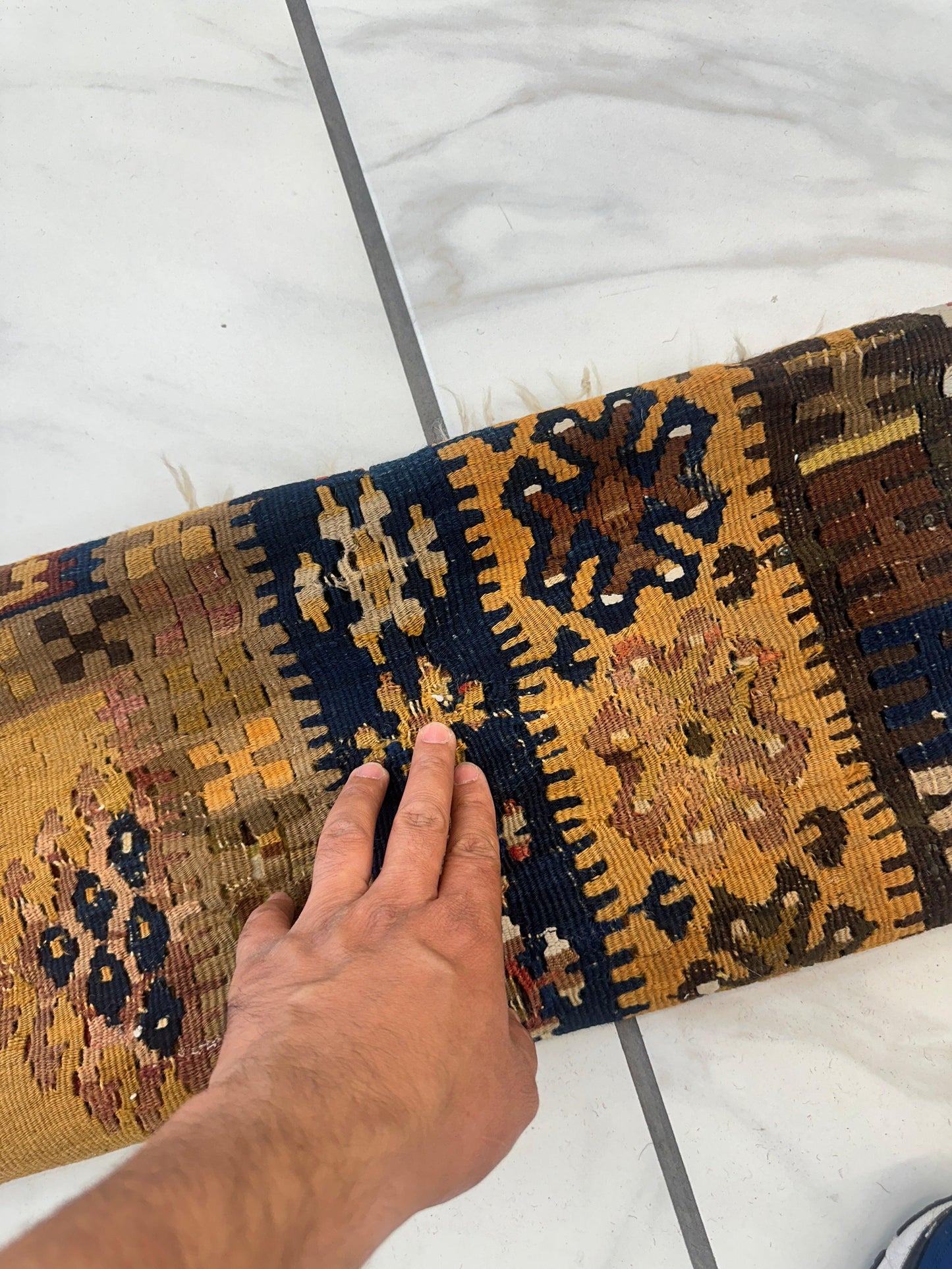 Antique Anatolian Wool Prayer Rug 4’ x 6’6” - Nuvé