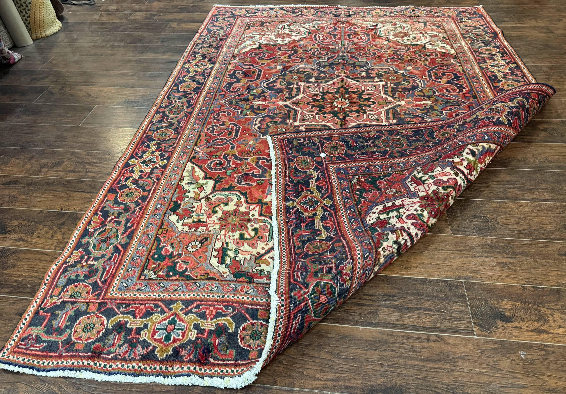 Persian Heriz Rug 6.6 x 9, Geometric Wool Persian Carpet - Nuvé