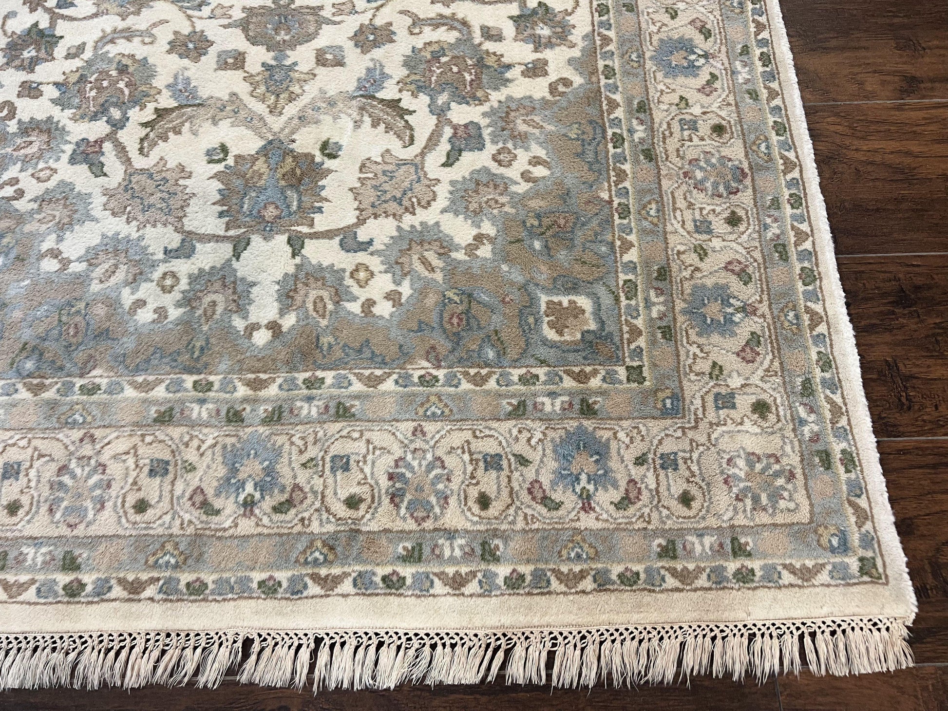 Indo Persian Rug 4x6, Floral Medallion, Beige, Handmade Wool Vintage Carpet 4 x 6 ft - Nuvé