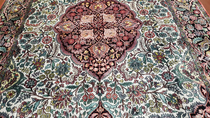 Indian Kashmiri Silk Rug 6x10, Ivory, Floral Medallion - Nuvé