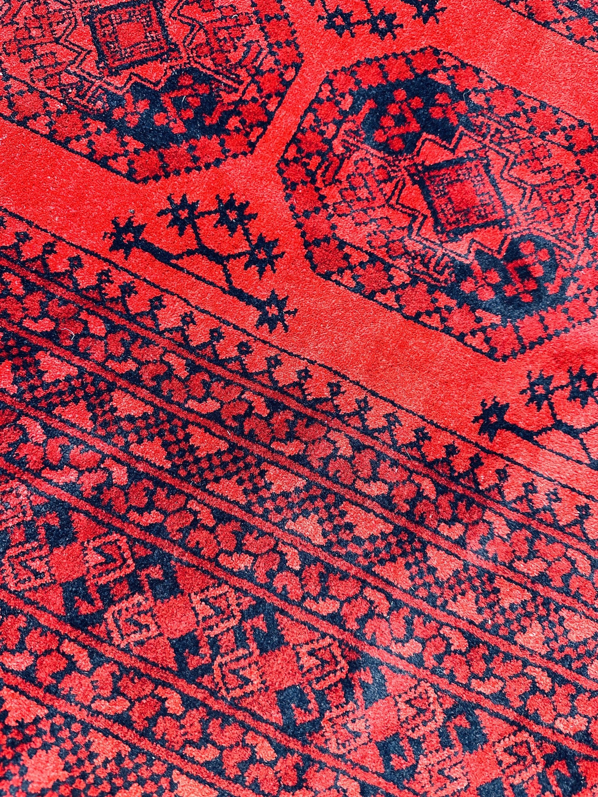 Hand-Knotted Turkoman Ersari Wool Rug – 6’7” x 9’6” – Rich Red Tones, Geometric Design - Nuvé