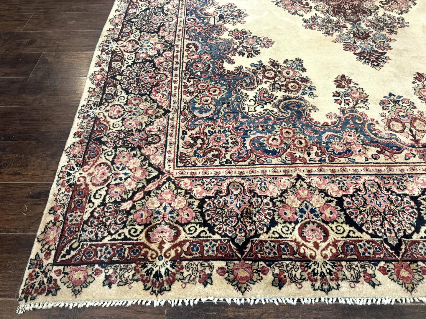 Persian Sarouk Rug 9x12, Ivory & Blue, Semi Open Field - Nuvé