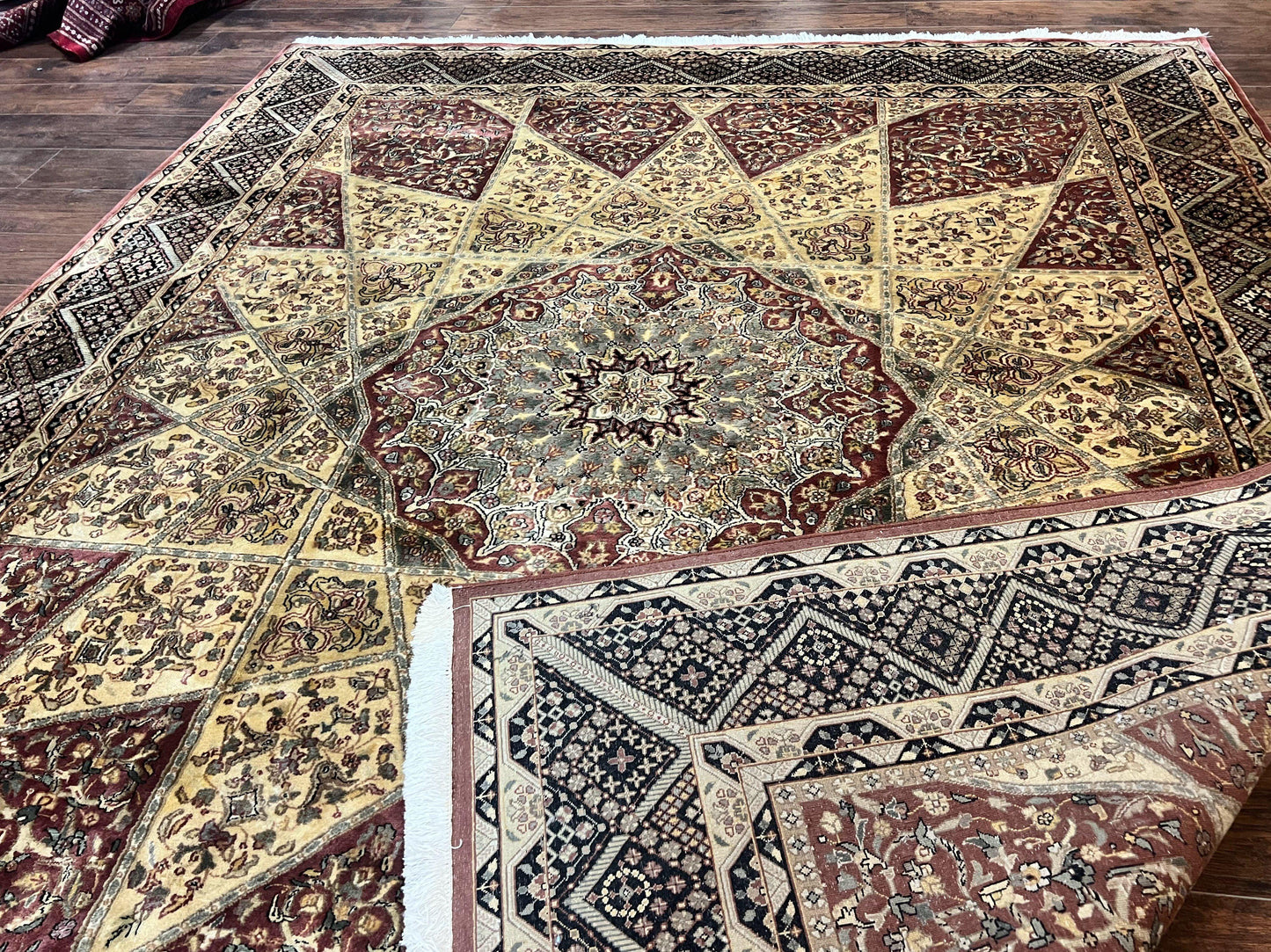 Indo Persian Rug 8x10, Dome Design, 210 KPSI, Handmade Vintage Wool Rug - Nuvé