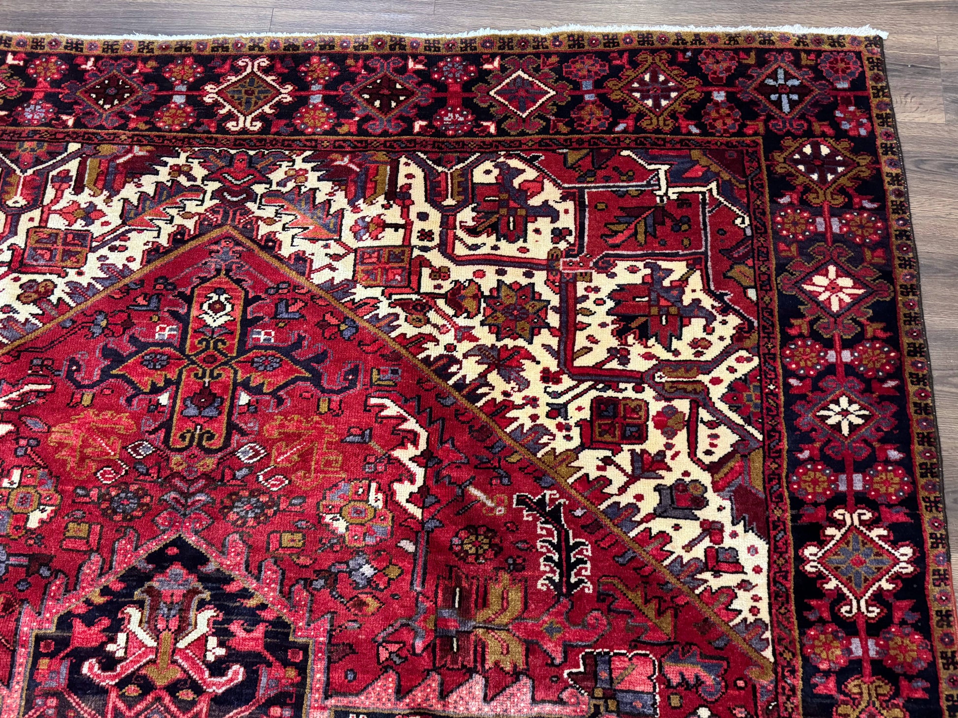 Persian Heriz Rug 8x11, Geometric Design, Red & Cream - Nuvé