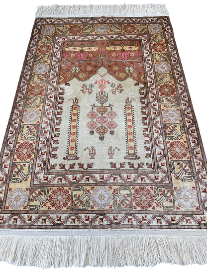 Luxurious Hand-Knotted Pure Silk Turkish Kayseri Rug – Intricate Floral & Geometric Design, 2’2” x 3’ - Nuvé