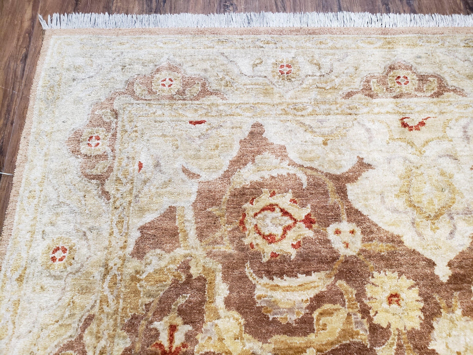 6x9 Pakistani Peshawar Rug, Handmade Wool Carpet, Soft Neutral Colors Rug, Vintage Rug for Modern Home - Nuvé
