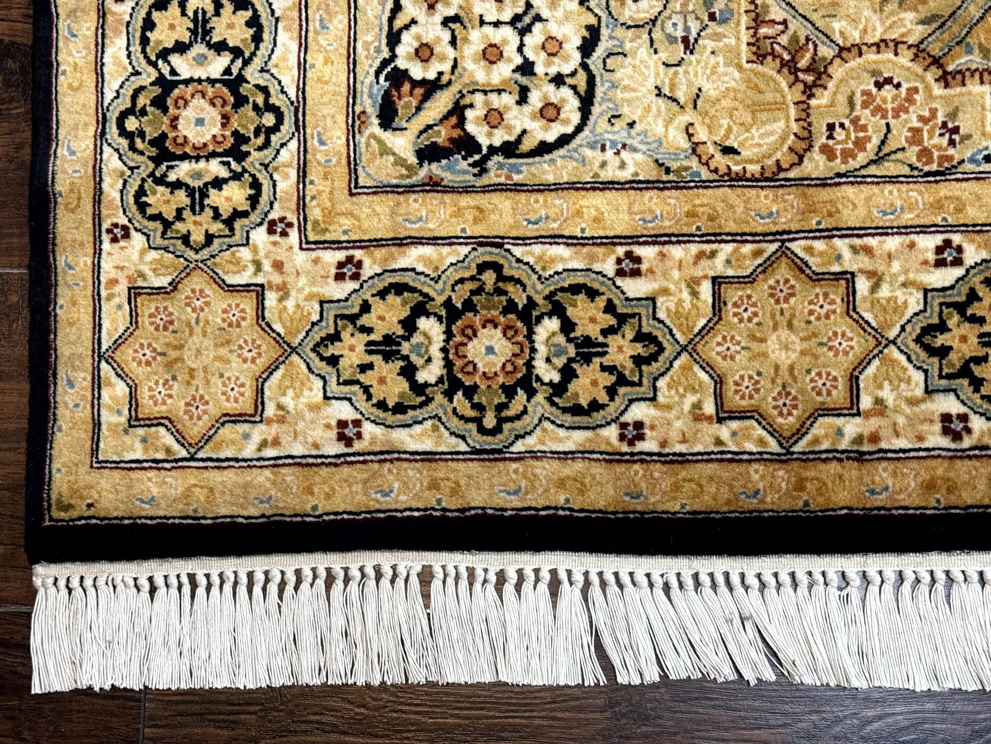 Pak Persian Rug 4x6, Panel Design - Nuvé