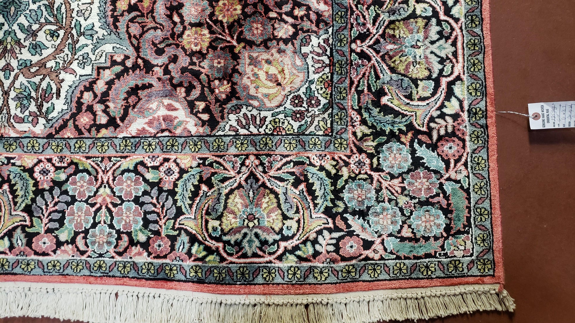 Indian Kashmiri Silk Rug 6x10, Ivory, Floral Medallion - Nuvé
