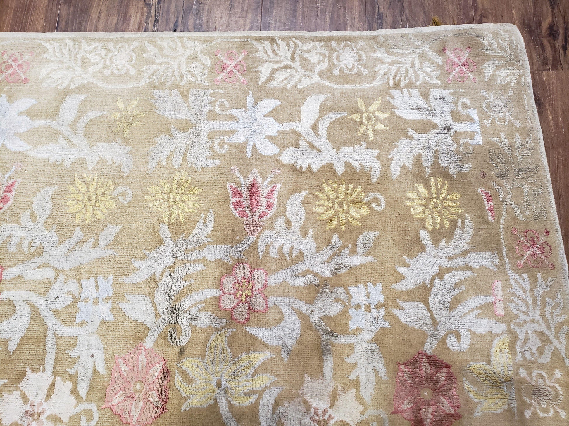 Modern Tibetan Rug 6x9, Wool and Silk Tibetan Rug, Handmade Tibetan Rug, Silk Flowers, Contemporary Rug, Soft Rug, Tibetan Area Rug, Tan - Nuvé
