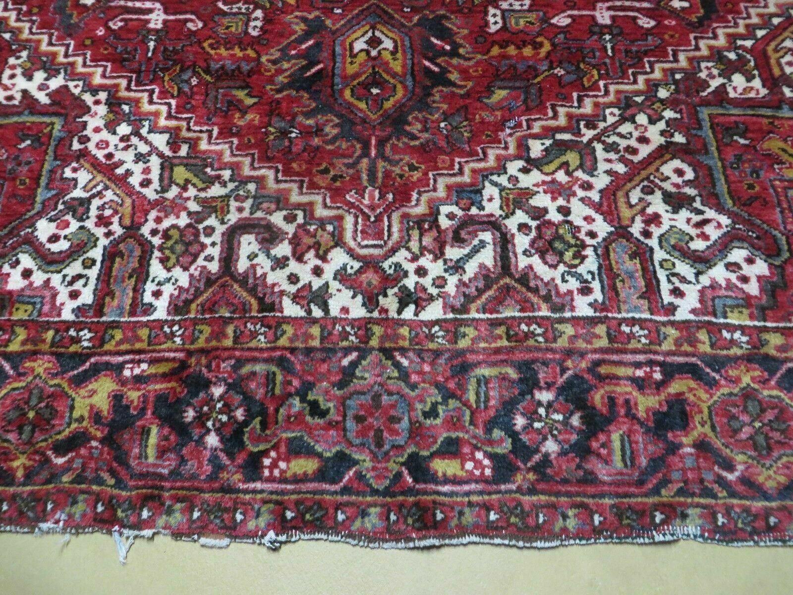 Heriz Rug 9x11, Geometric Persian Carpet Room Sized, Tribal Medallion Rug, Red Ivory Dark Blue Handmade Wool Rug for Living Room Dining Room - Nuvé