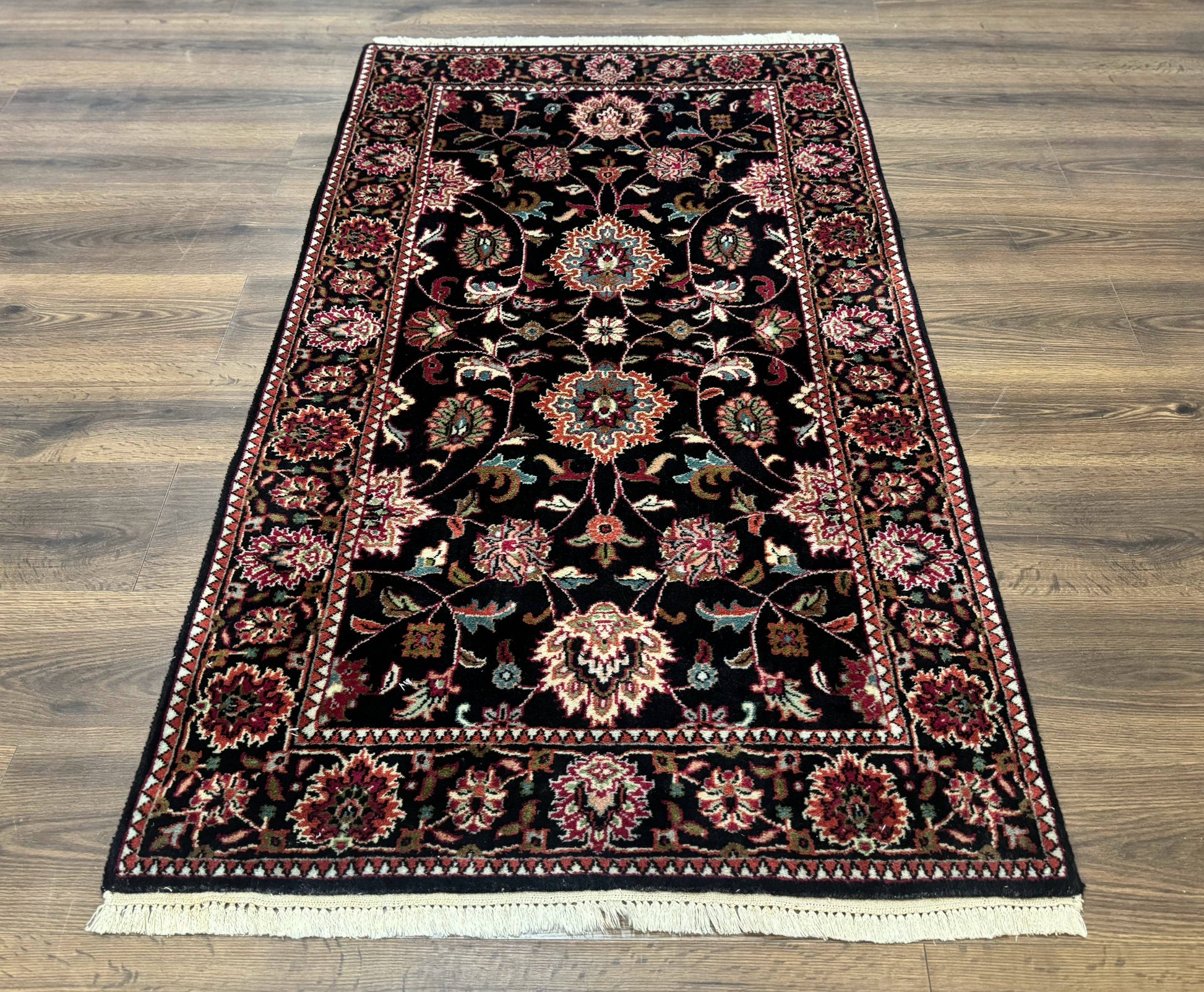 Indo Persian Sarouk Rug 3x5, Black Traditional Oriental Carpet - Nuvé