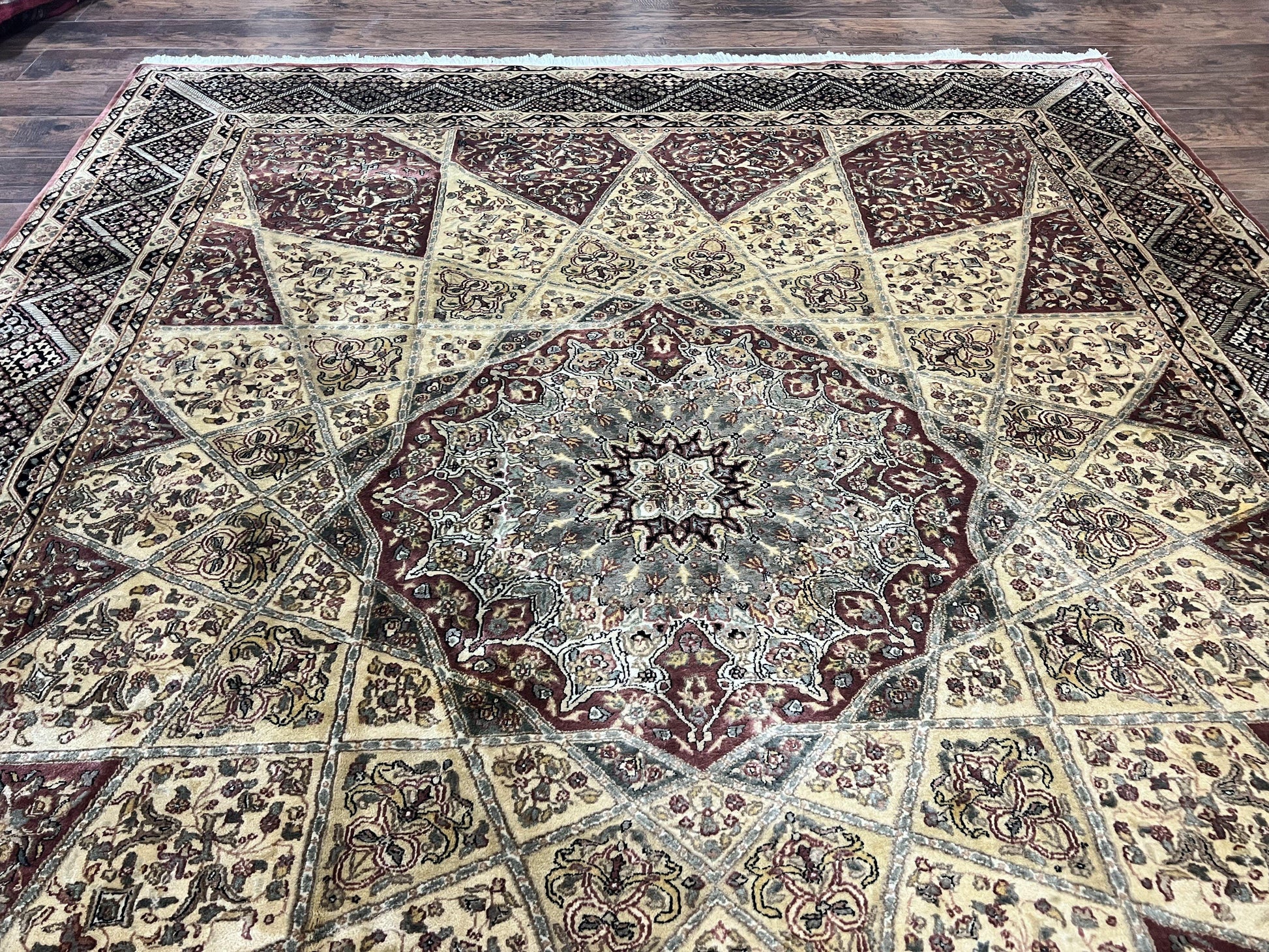 Indo Persian Rug 8x10, Dome Design, 210 KPSI, Handmade Vintage Wool Rug - Nuvé