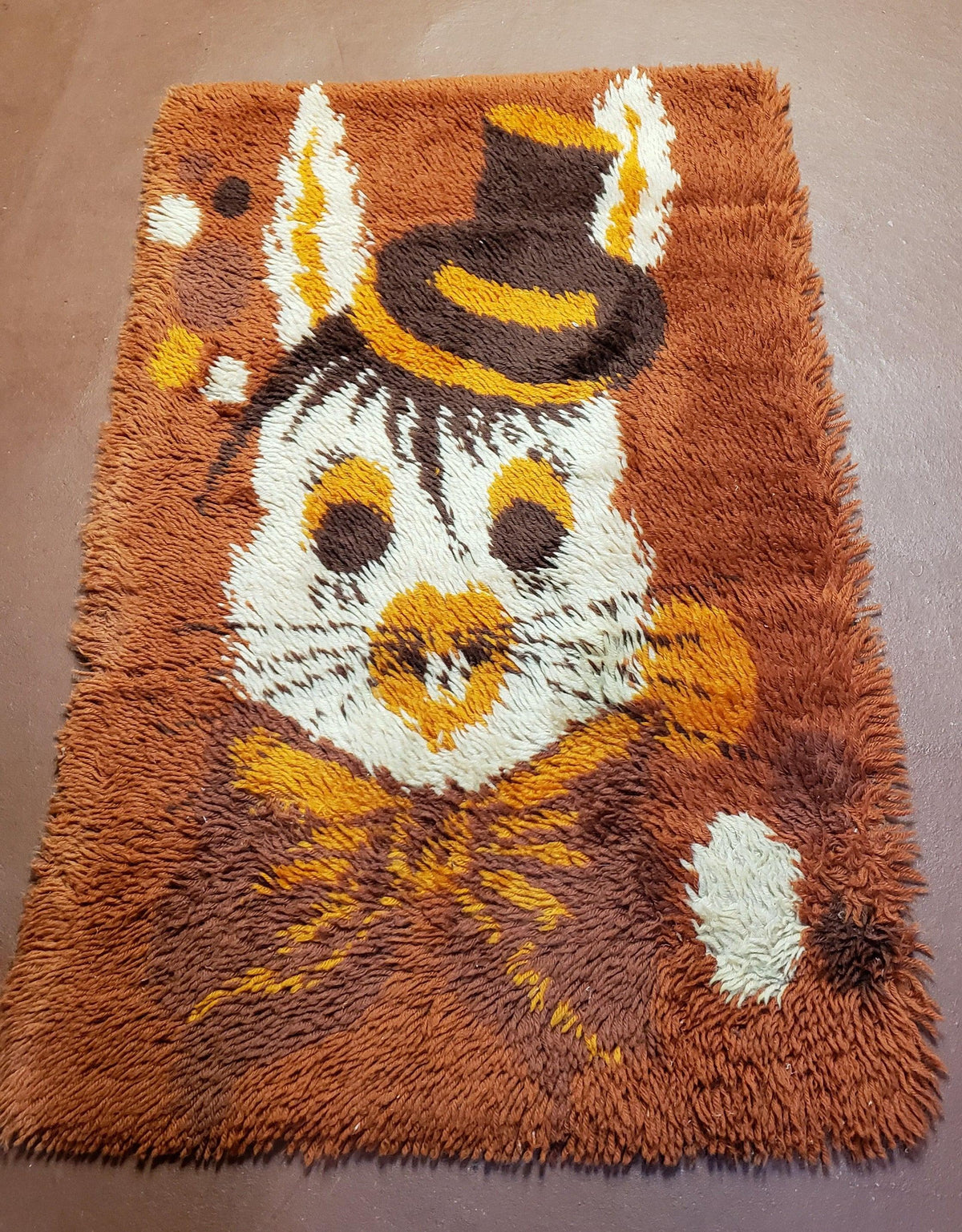 2x3 Rya Shag Rug Mid-Century Modern Danish Shag Rug 1960s Accent Rug Bunny Rabbit in Hat Dark Orange Small Shag Rug
