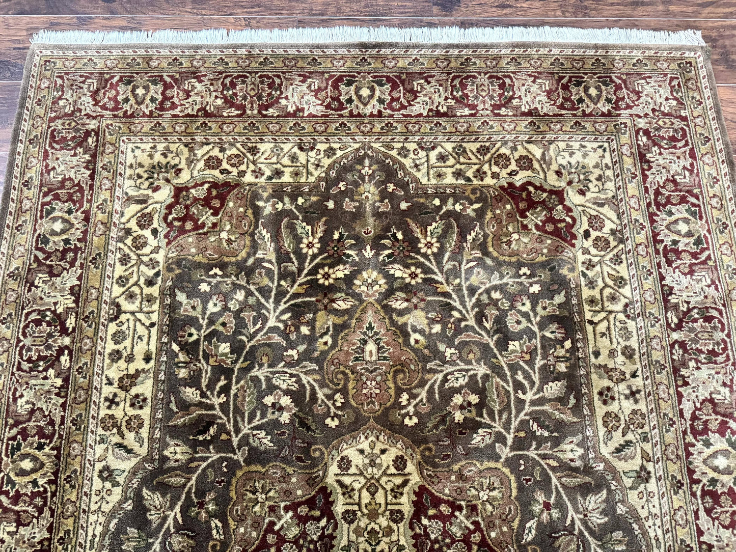 Indo Persian Rug 6x9, Wool Handmade Vintage Rug, Floral Cross Pattern - Nuvé