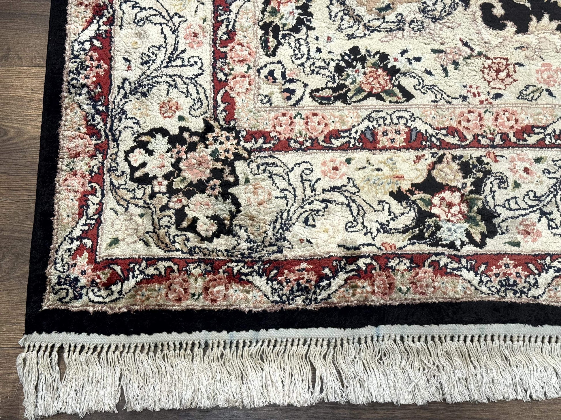 Indian Kashmiri Silk Rug, Floral Medallion, Vintage Hand Knotted Carpet - Nuvé