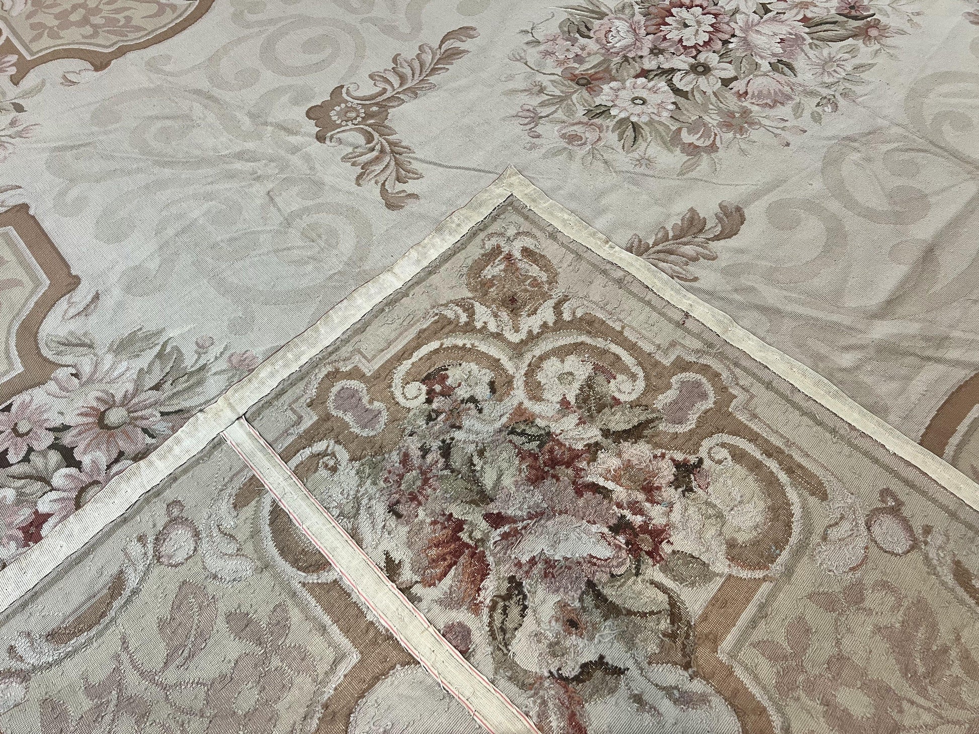 10x14 Aubusson Rug, Wool Handmade Vintage Carpet, French European Design, Elegant - Nuvé