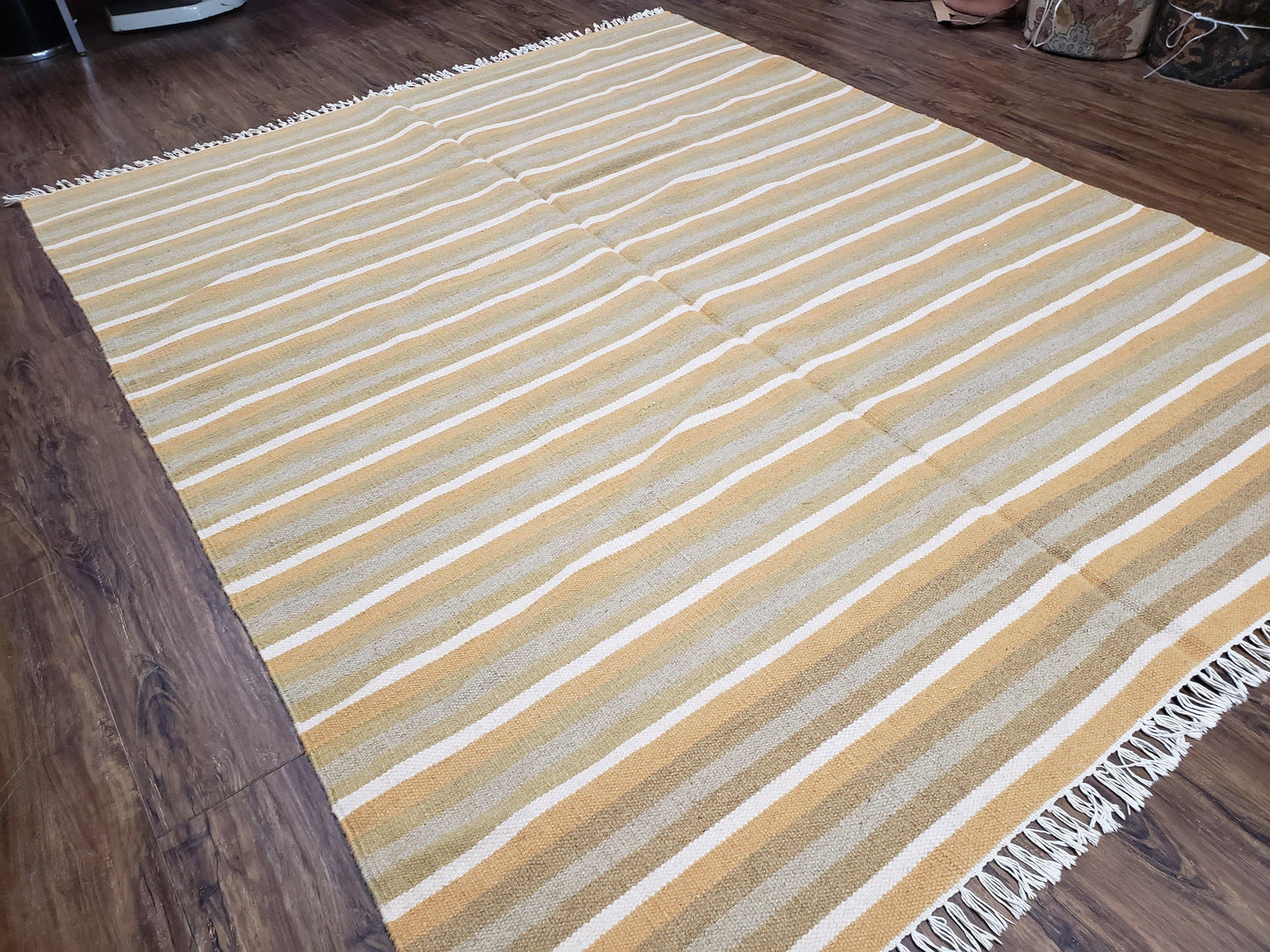 New Indian Kilim Area Rug, 6x8 - 7x8 South American Style Blanket, Striped Indian Wool Hand-Woven Flat Weave 6x9 Bedroom Rug, Ivory Ochre - Nuvé