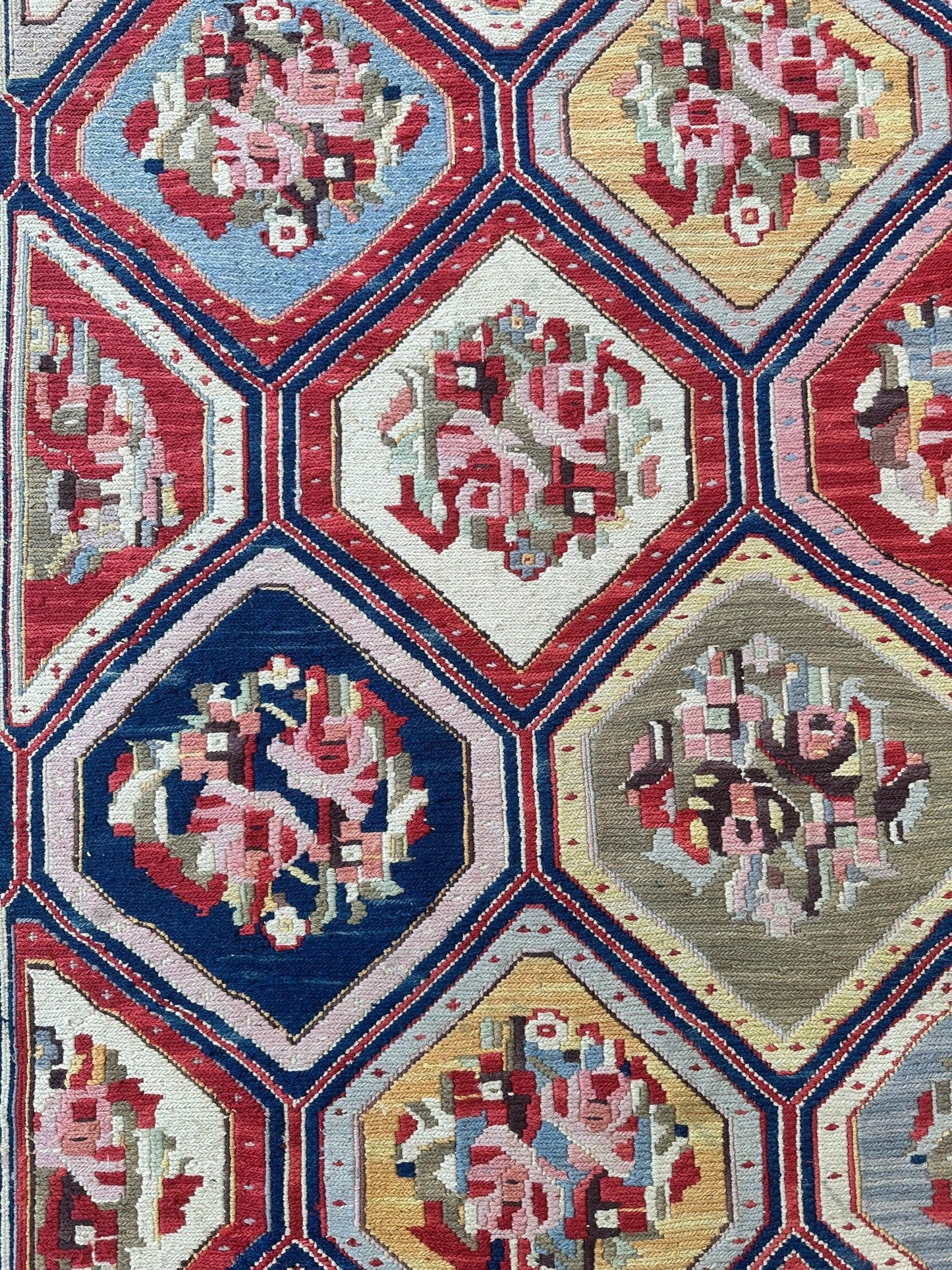 Handwoven Nourison Soumak SK43 Multicolor Area Rug – 7'8" x 9'11" – Professionally Cleaned - Nuvé