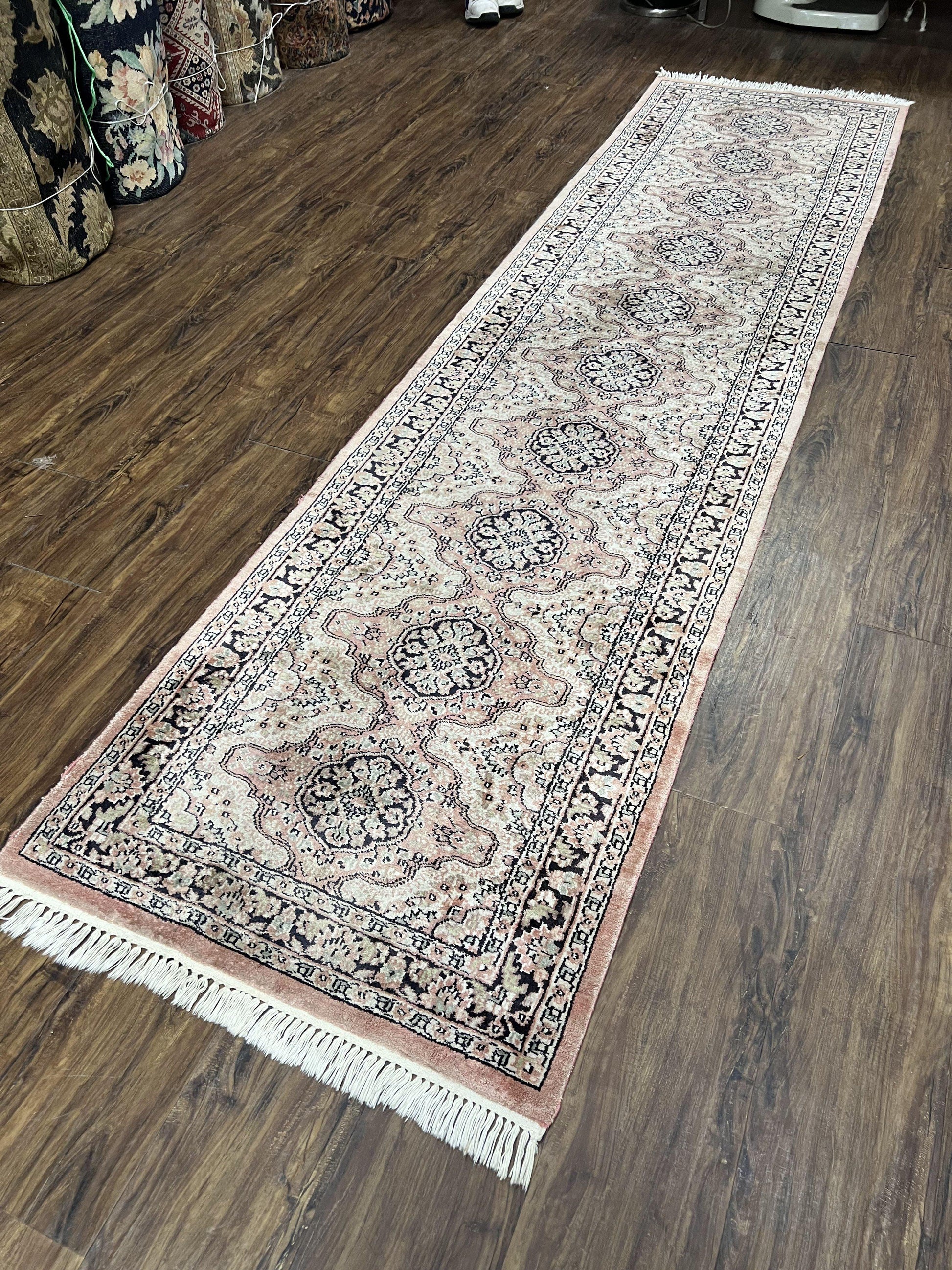 Silk Kashmiri Runner 2.7 x 10 ft Vintage Rug, Ivory Pastel Pink, Hand-Knotted Vintage Runner, Hallway Carpet, Indian Rug Medallion Runner - Nuvé