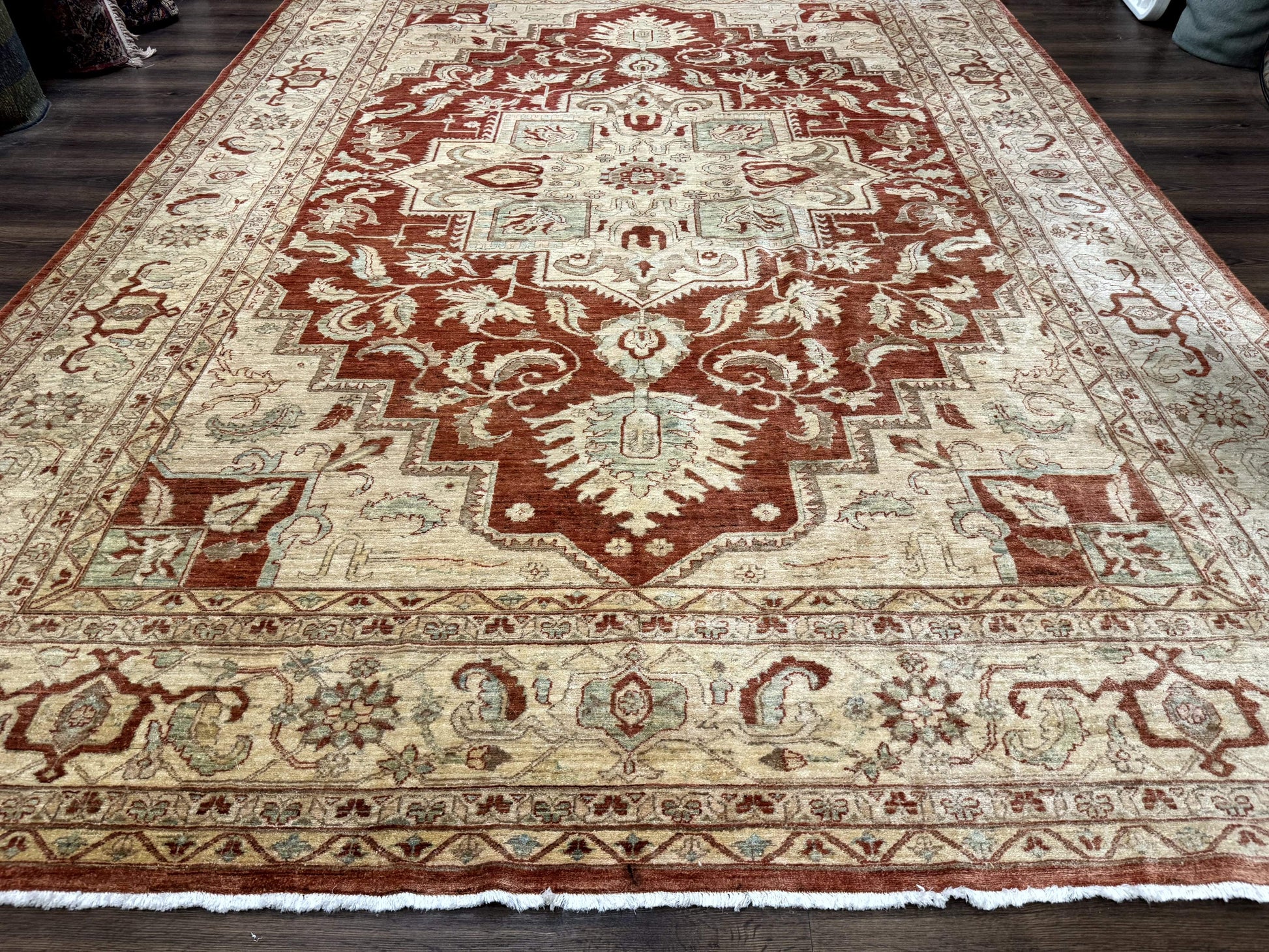 Turkish Heriz Serapi Rug 9x13, Geometric Medallion - Nuvé