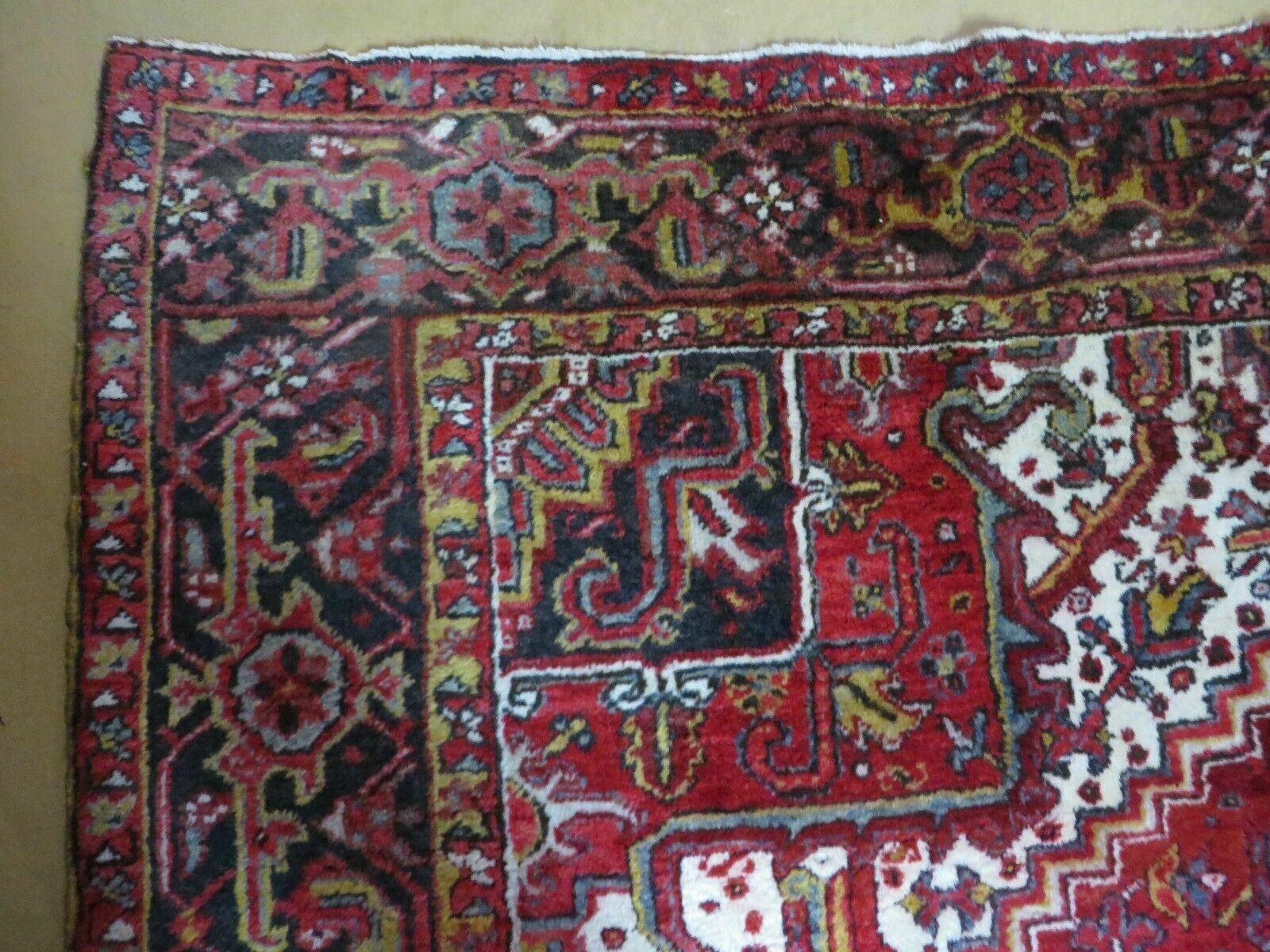 Heriz Rug 9x11, Geometric Persian Carpet Room Sized, Tribal Medallion Rug, Red Ivory Dark Blue Handmade Wool Rug for Living Room Dining Room - Nuvé