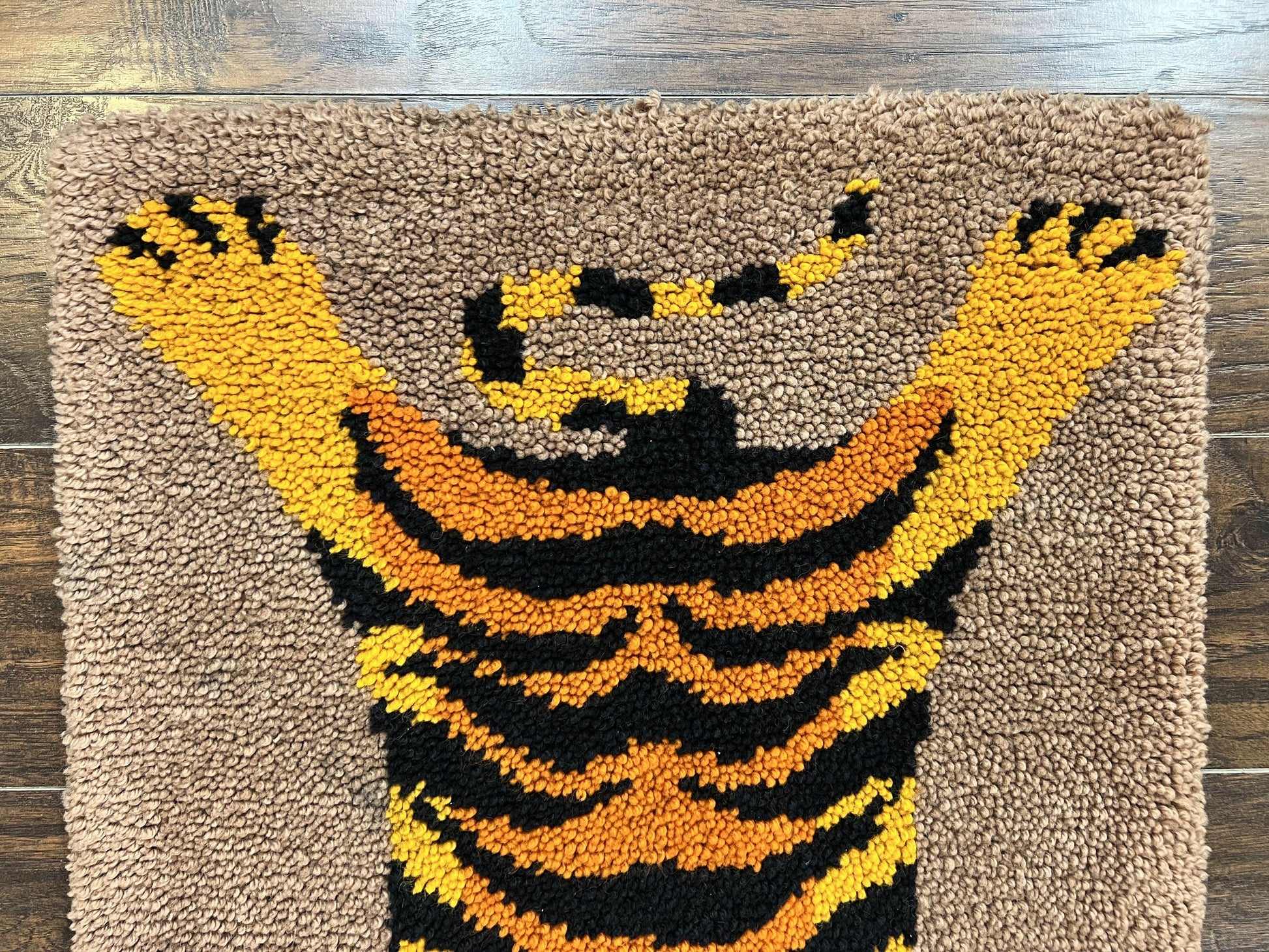 Small Hooked Rug 2x3, Tibetan Tiger Design, Wool, Unique Hooked Rug, Vintage - Nuvé