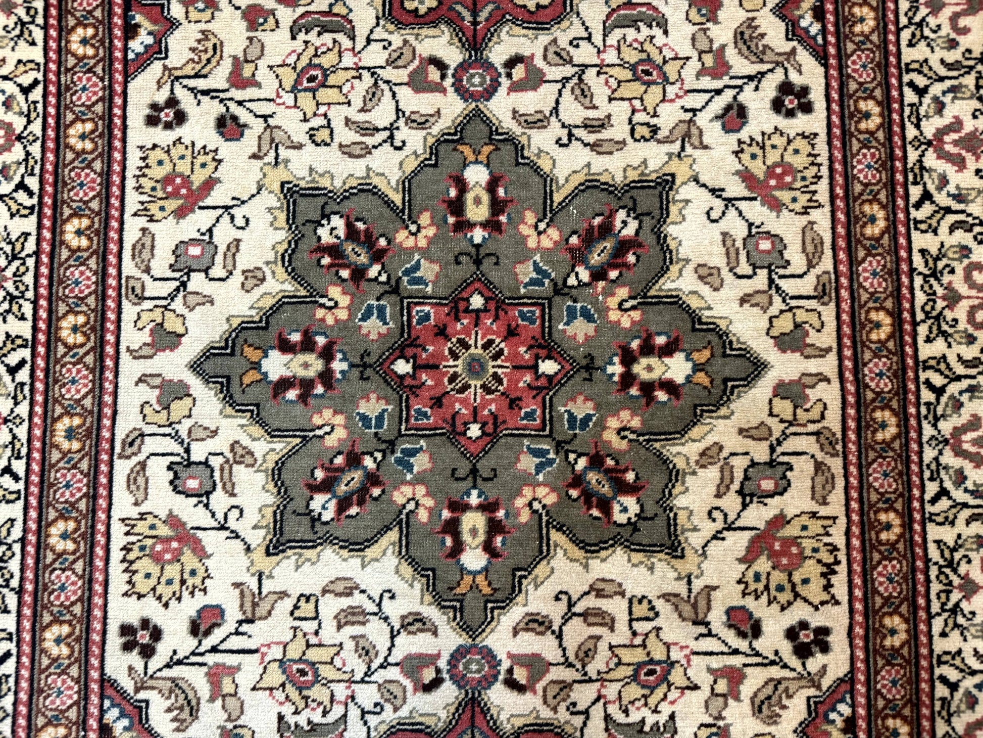 Turkish Sivas Rug 4x6, Floral Medallion, Beige Pink-Red Green, Handmade - Nuvé