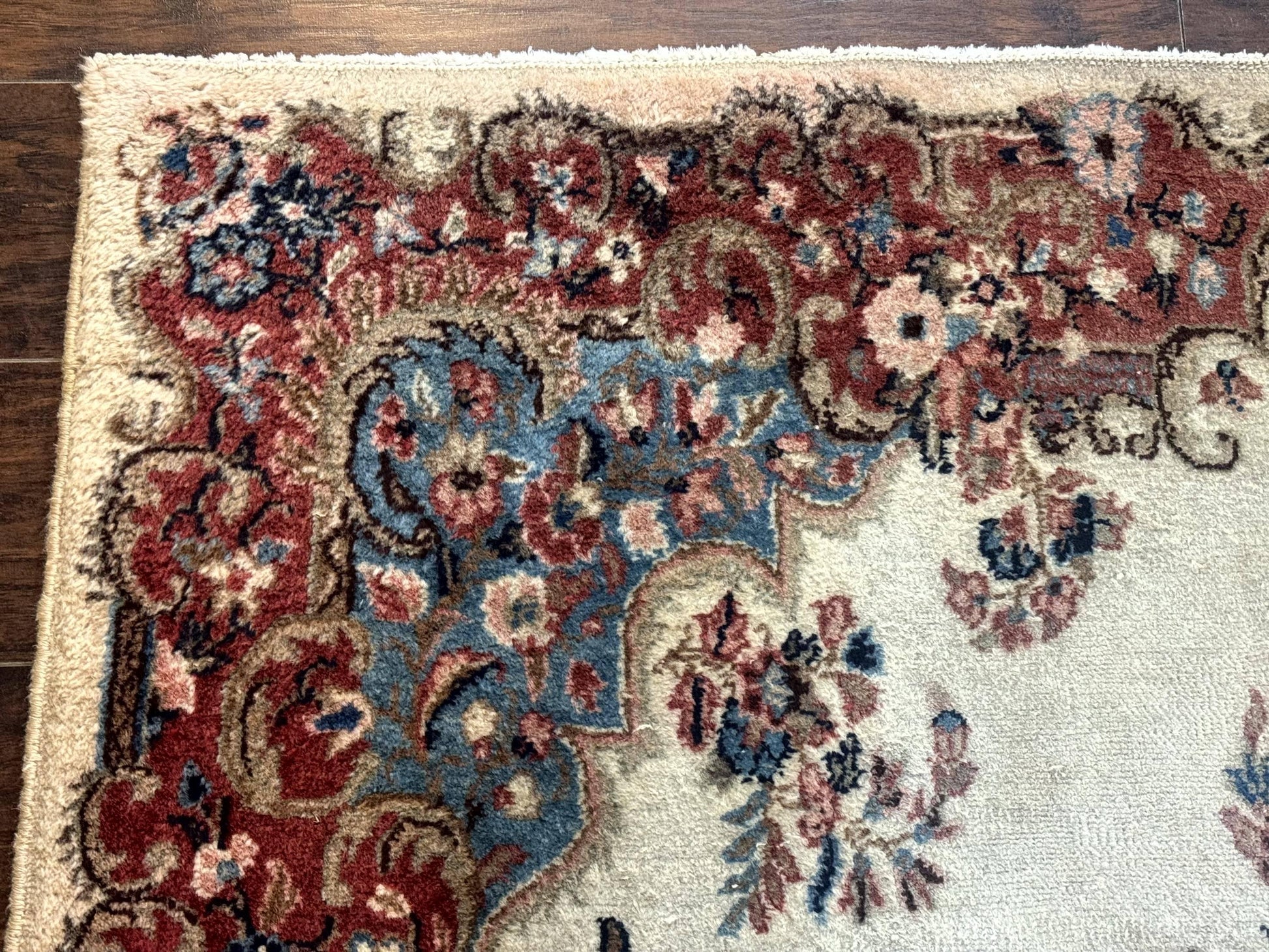 Square Persian Kerman Rug, Beige/Cream and Light Blue, Traditional Persian Rug, 5.5 x 5.5 ft - Nuvé