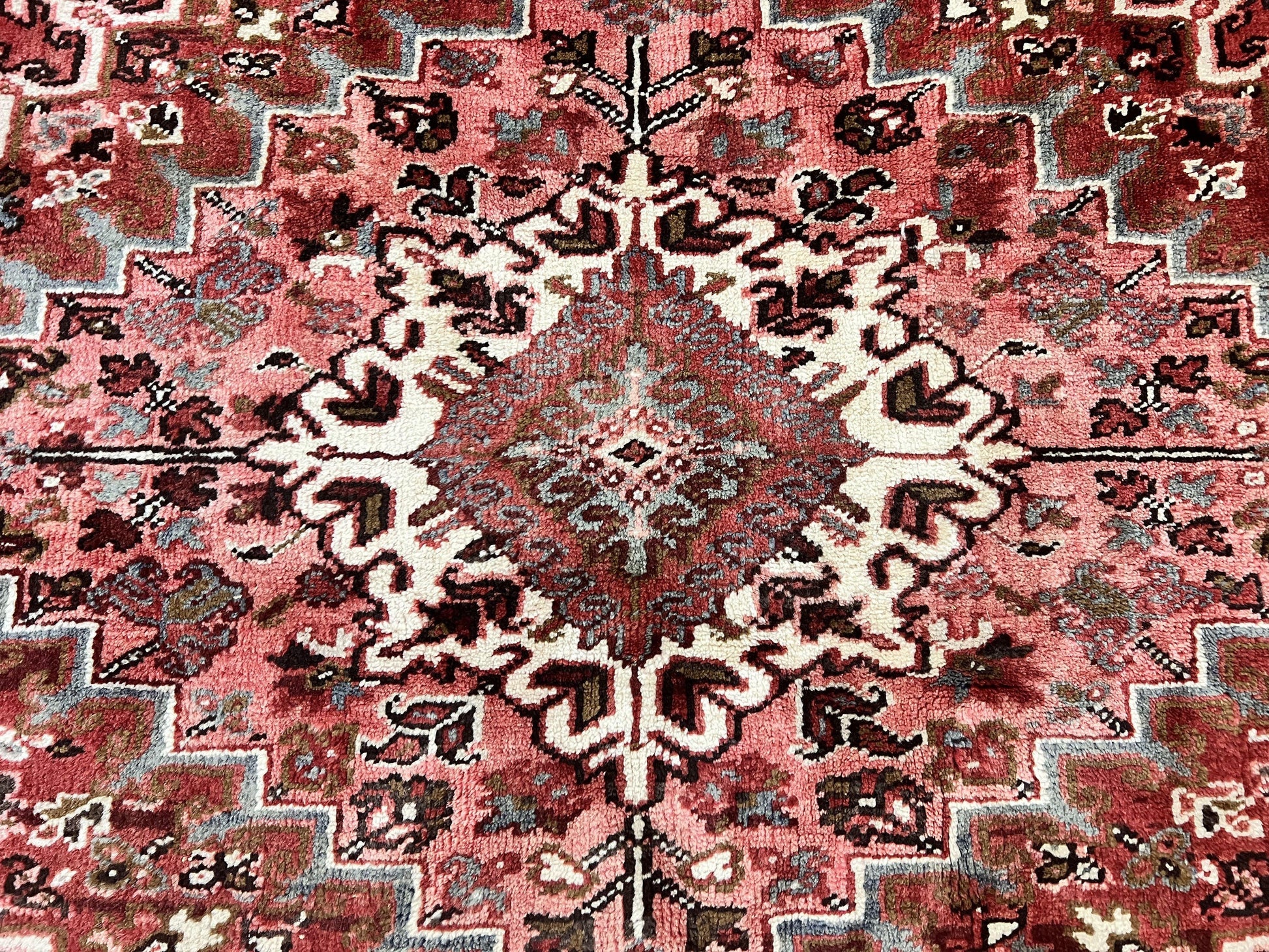 Large Persian Heriz Rug 10x13, Red and Cream Geometric Tribal Room Sized Handmade Wool Hand Knotted Semi Antique Decorative Oriental Carpet - Nuvé