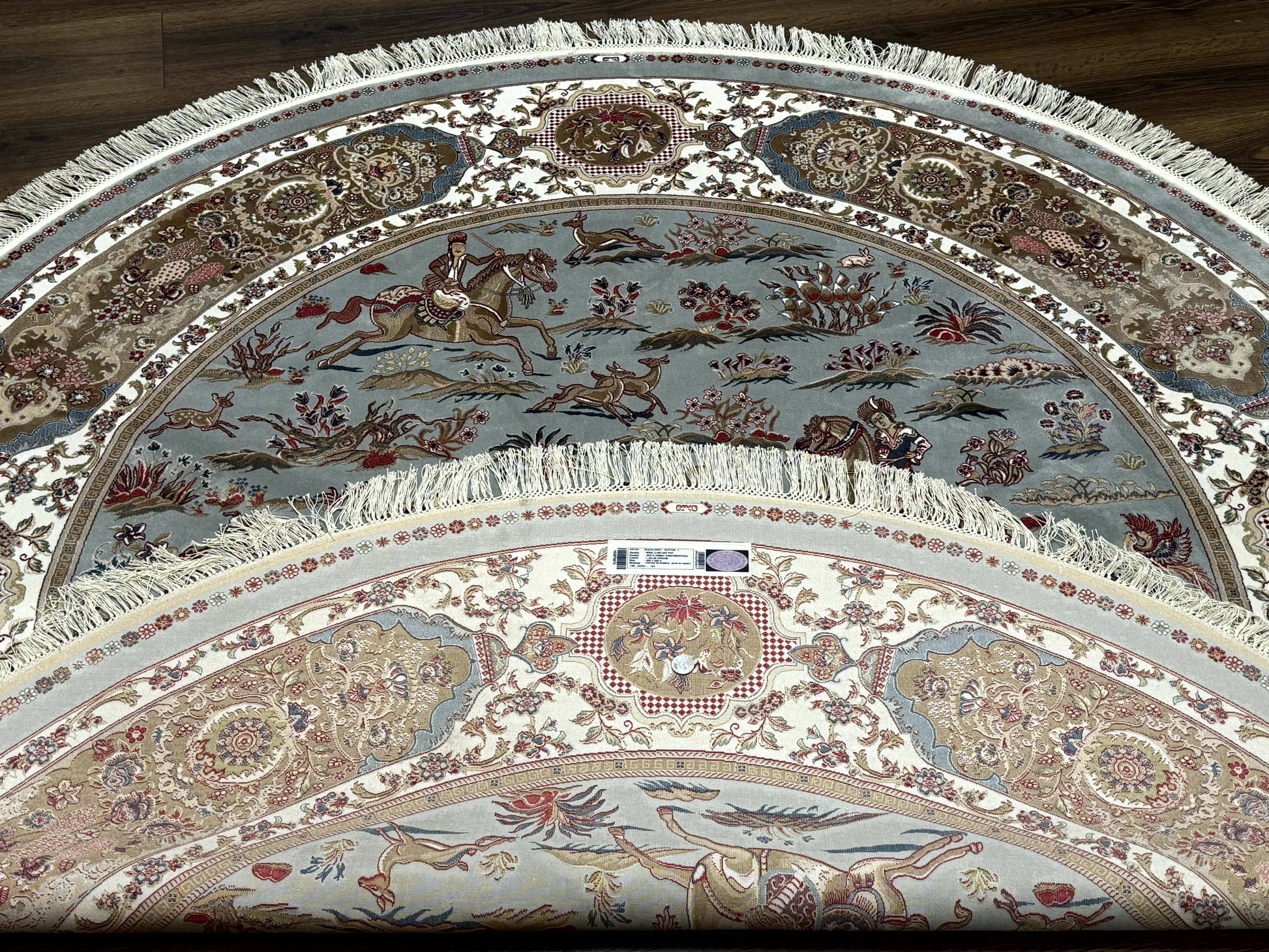 Round Silk Rug 6x6, Hunting Design, Bamboo Silk, Animal Pictorials - Nuvé