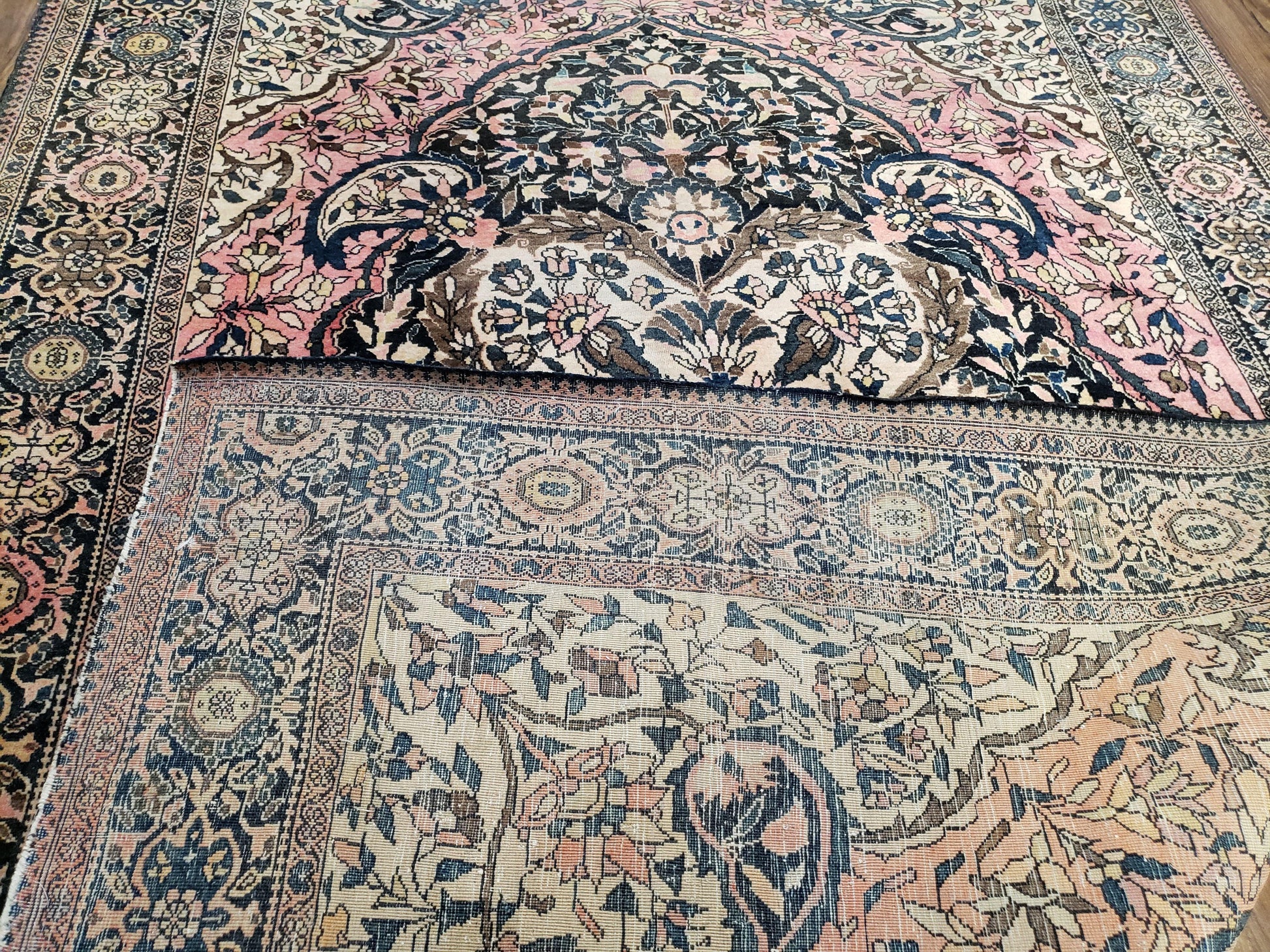 Antique Persian Farahan Rug, 4'1" x 6' 5" - Nuvé