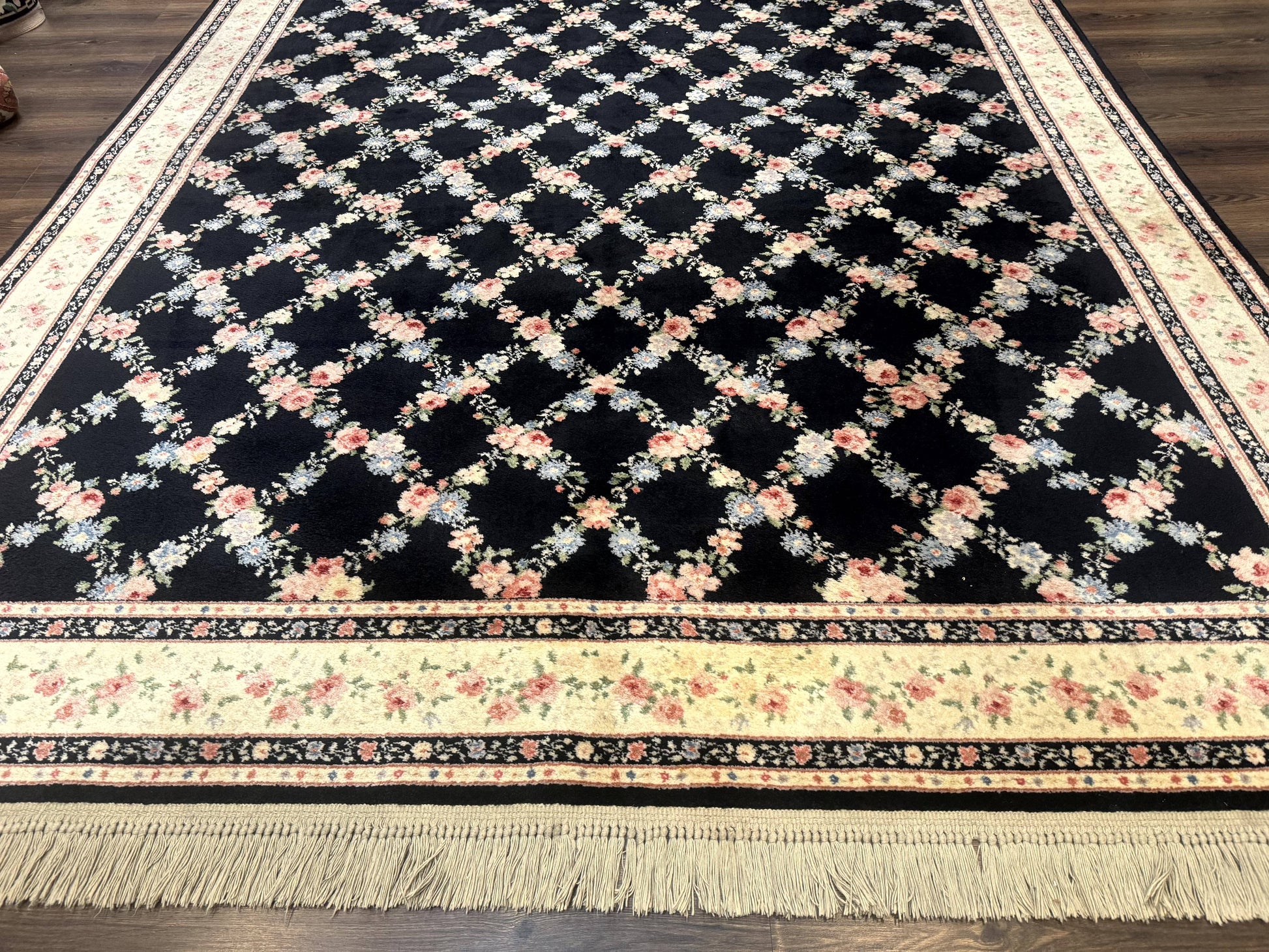 8.8 x 12 Karastan Garden of Eden Rug, Ebony Trellis #509/1270, Black, Floral, Wool Pile, Vintage, Discontinued - Nuvé