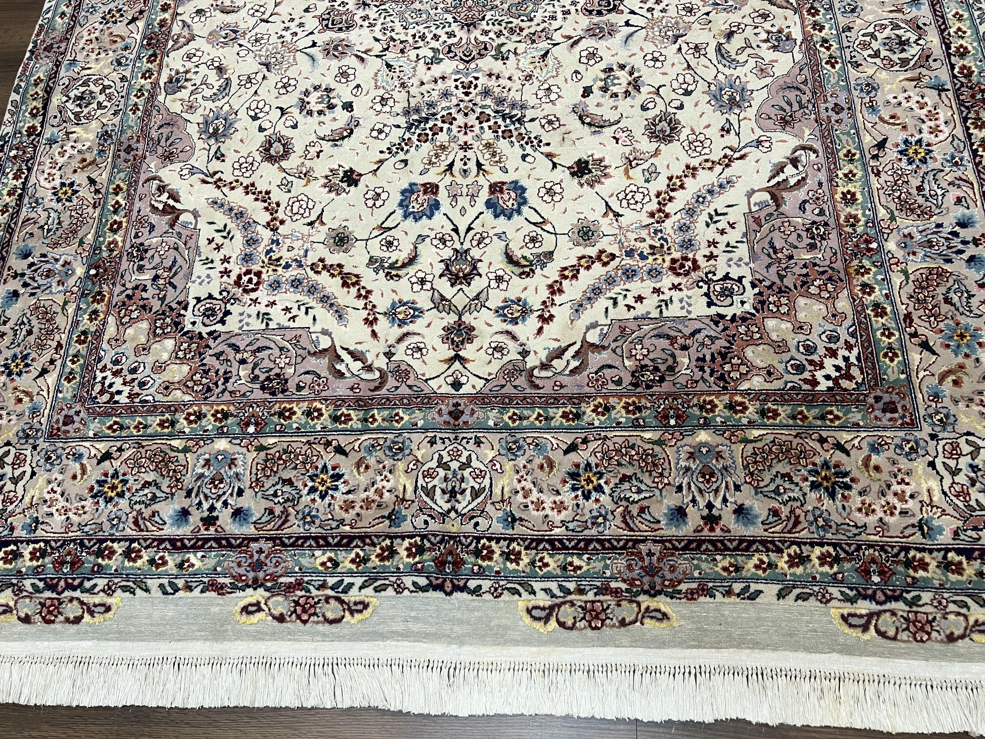 Beautiful Pak Persian Rug 6x9, Floral Medallion, Wool and Silk, Highly Detailed Elegant Carpet, Vintage Oriental Rug 6 x 9, Cream and Gray - Nuvé
