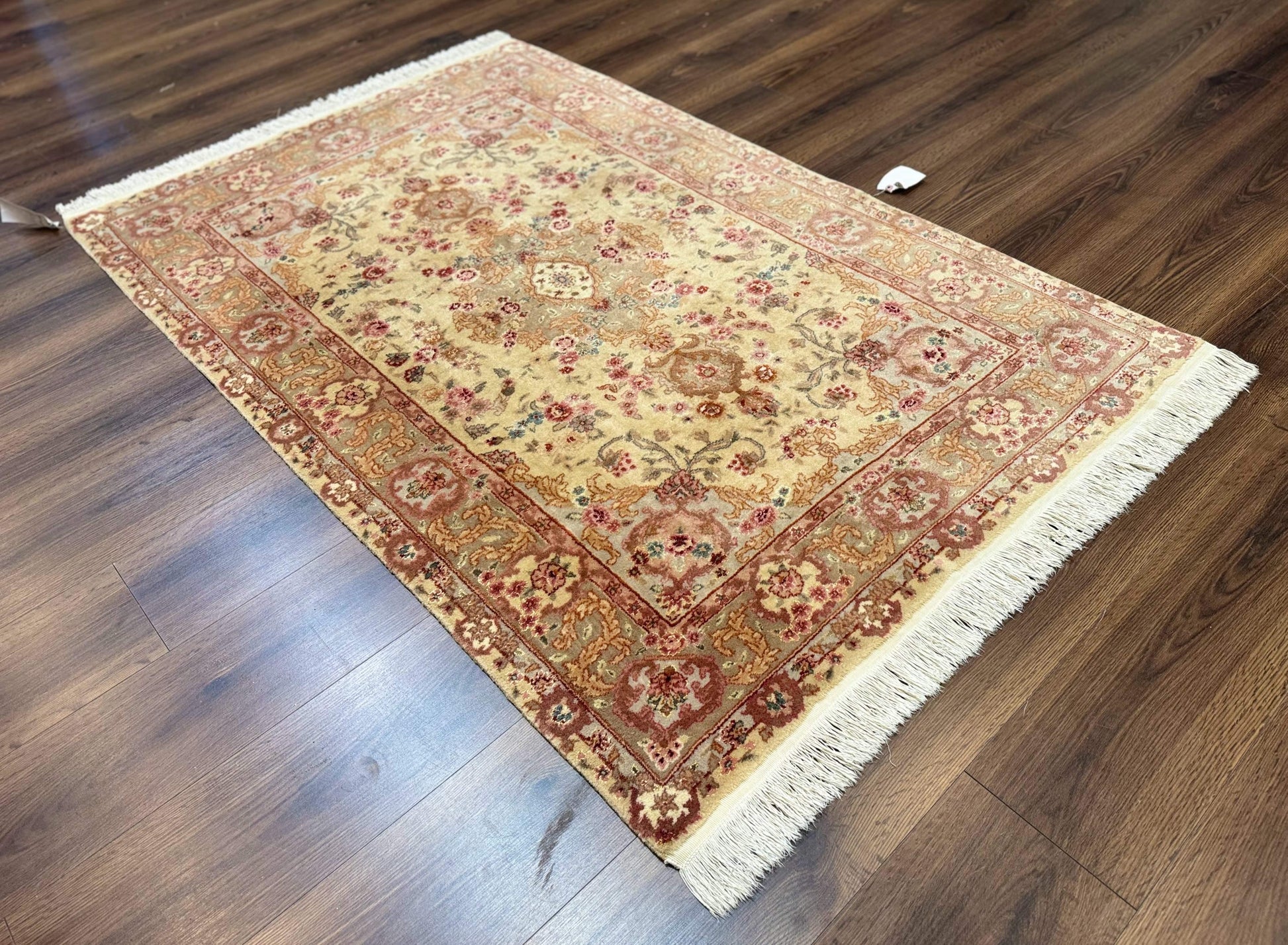Sino Persian Rug 4x6, Wool and Silk Highlights, Fine 200 KPSI - Nuvé